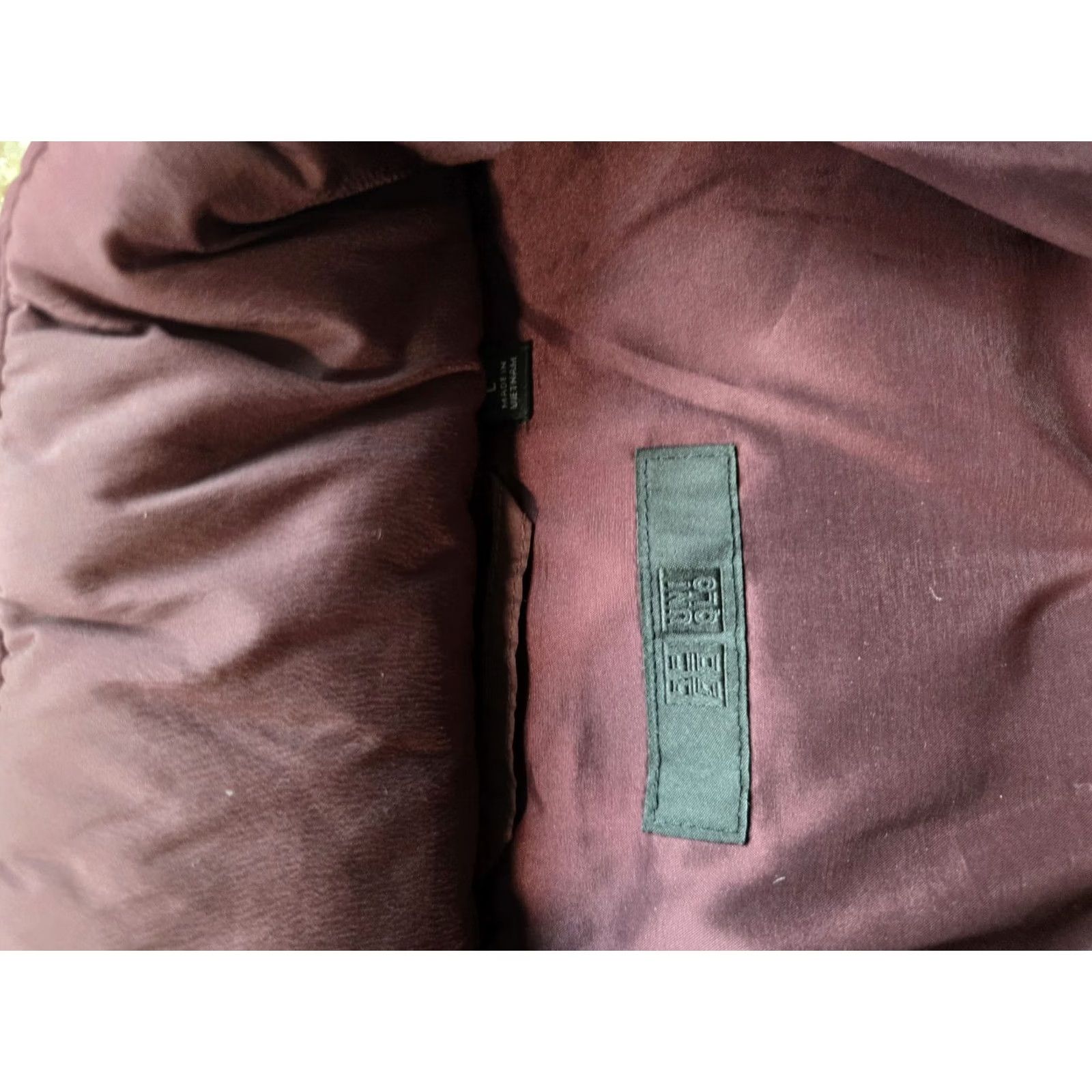Uniqlo Uniqlo Down Jacket Womens L Burgundy Quilted Full Zip Pockets Lightweight Size L / US 10 / IT 46 - 3 Thumbnail