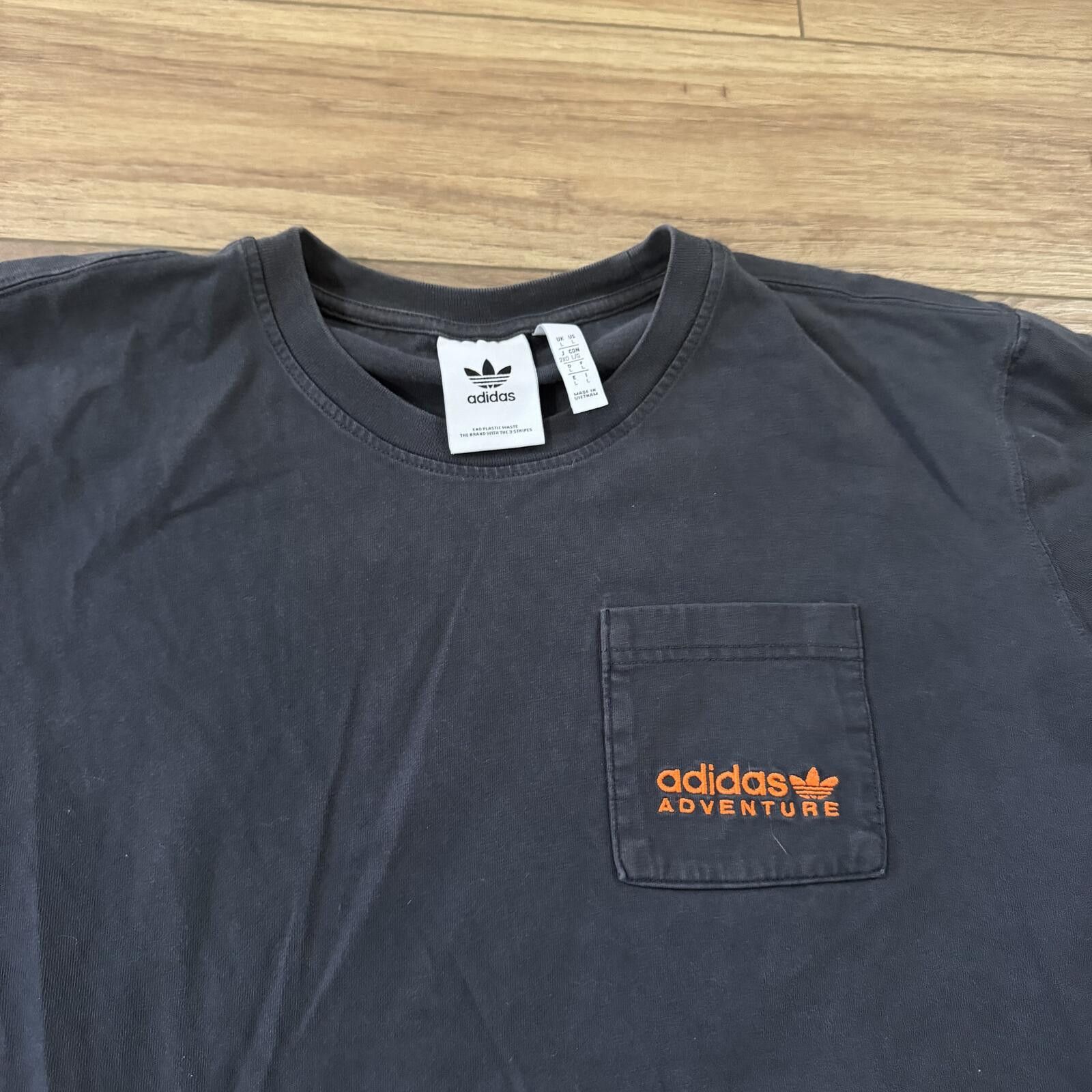 Adidas Adidas Adventure Butterfly Art Pocket Shirt Size L Size US L / EU 52-54 / 3 - 3 Thumbnail