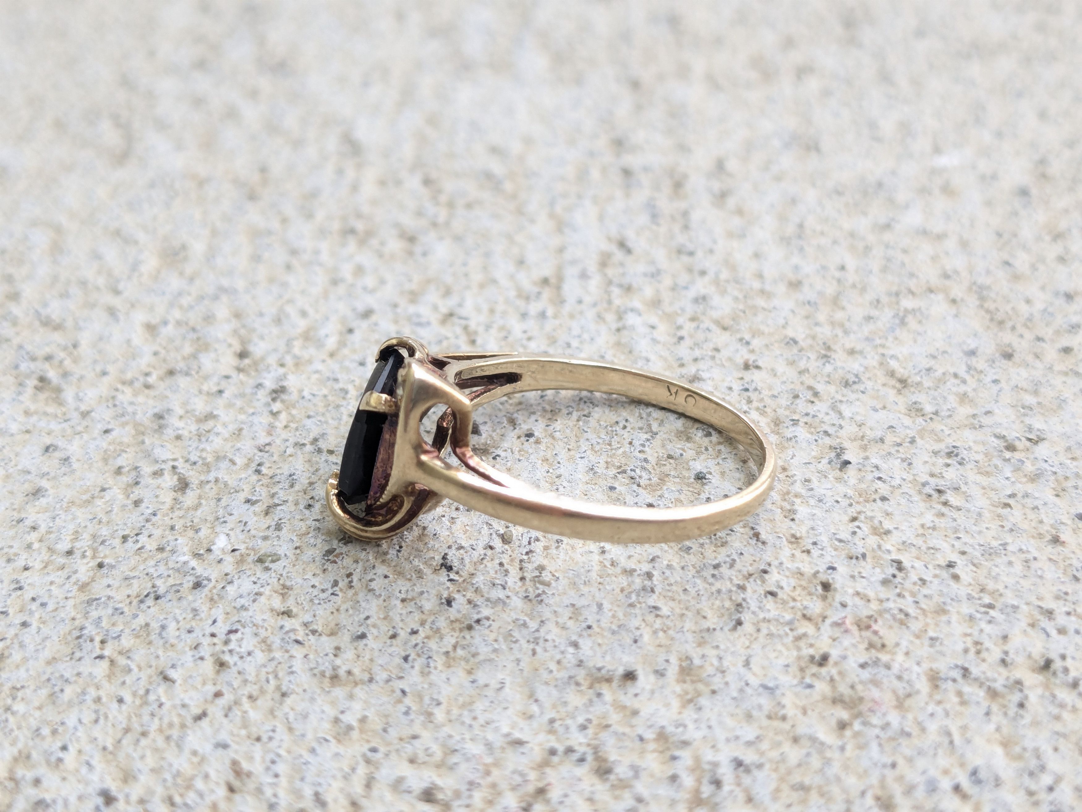 Jewelry × Vintage 10k Yellow Gold Ring Black Onyx Diamond 5.75 Size ONE SIZE - 4 Thumbnail