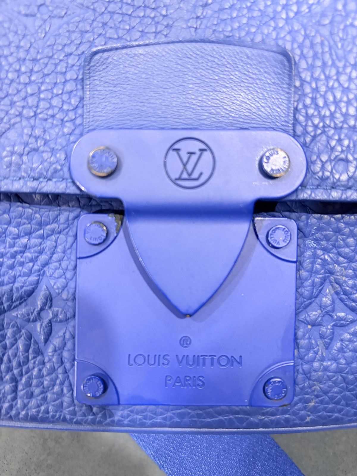 Louis Vuitton Louis Vuitton S Lock Sling Bag Monogram Taurillon Leather Size ONE SIZE - 15 Thumbnail