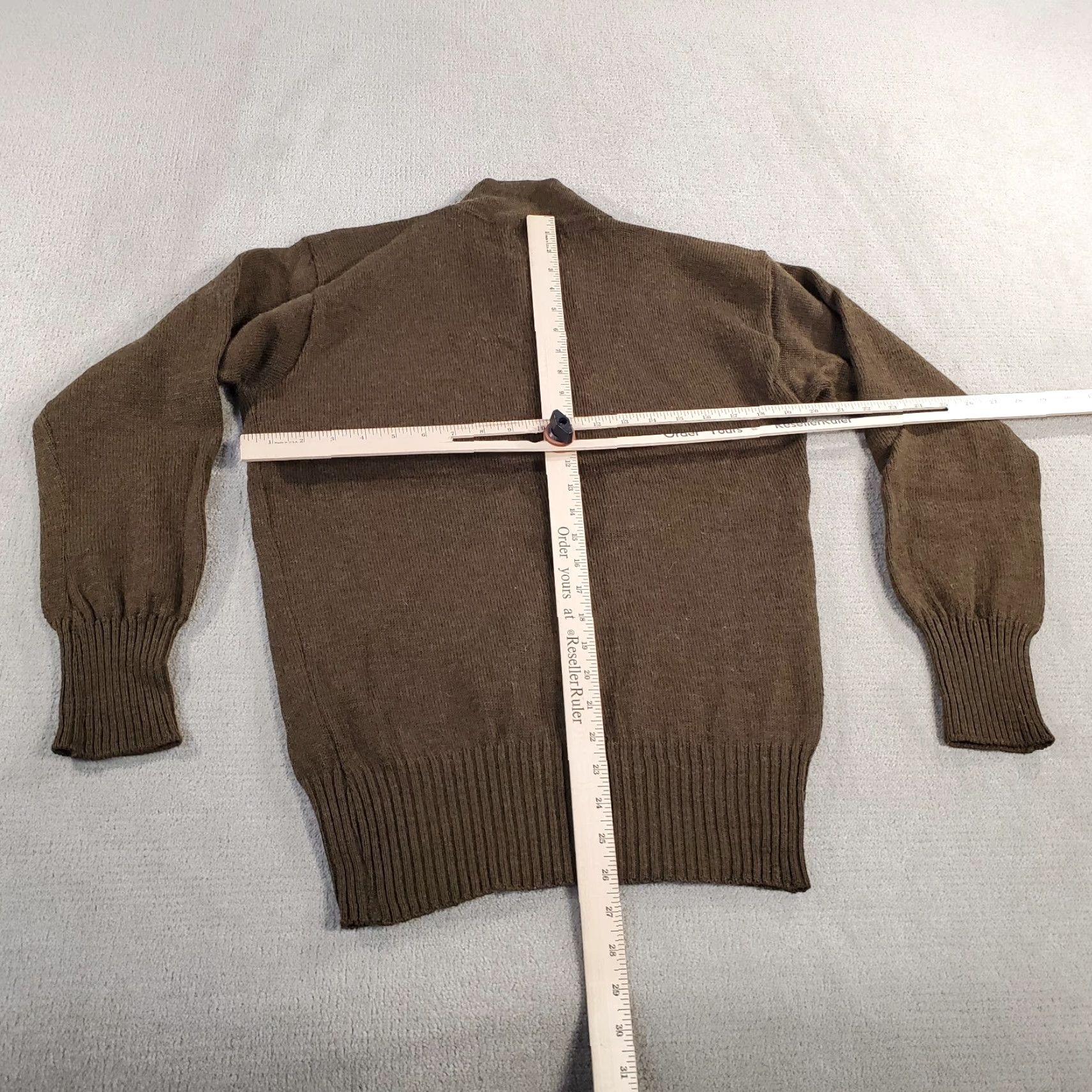 Vintage Military Sweater Mens Medium Green Wool Knit Pullover Henley 8405 00 163 8906 Size US M / EU 48-50 / 2 - 4 Thumbnail