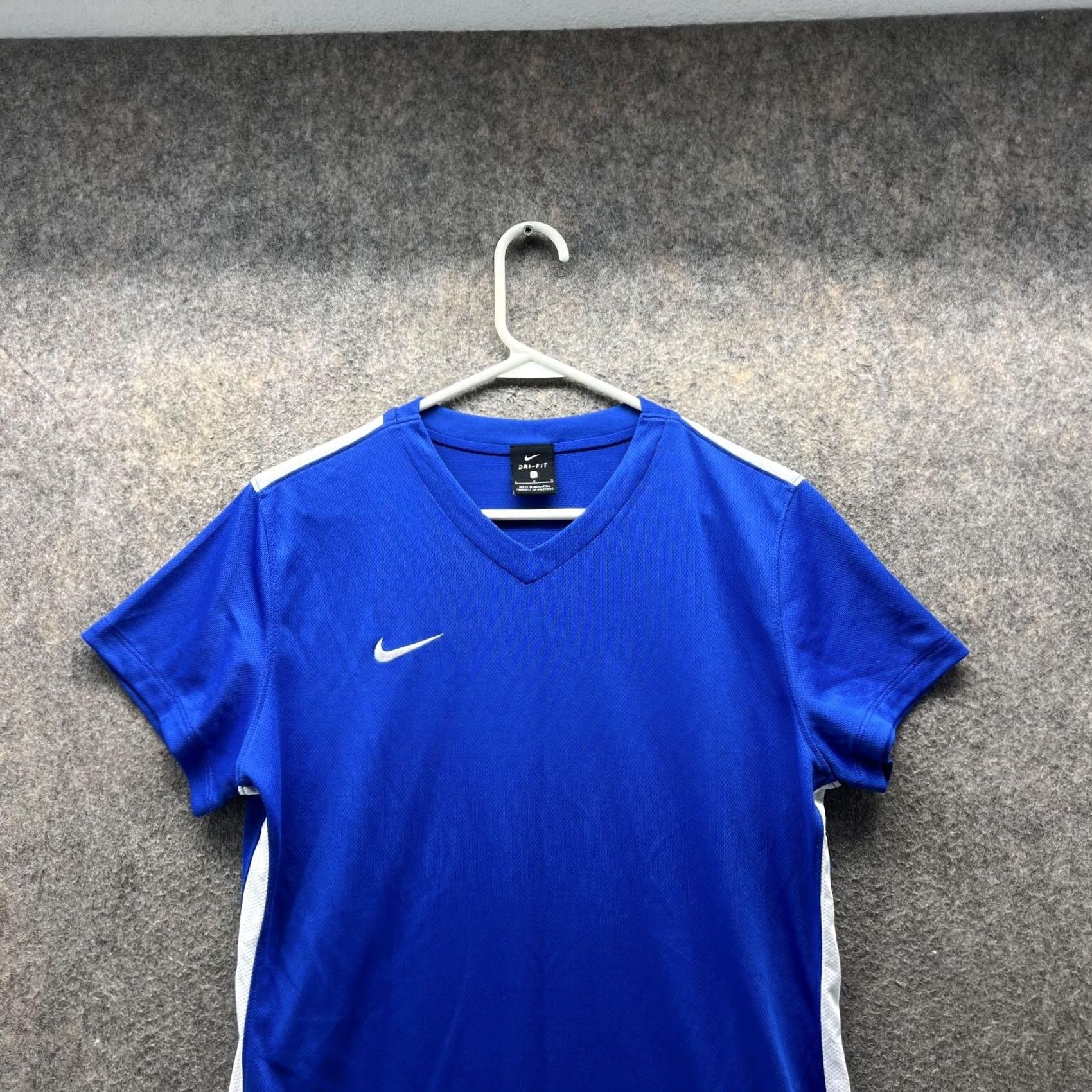 Nike Nike Shirt Women Large Royal Blue White Dri-Fit V-Neck T-Shirt Casual Short Sleeve Size L / US 10 / IT 46 - 2 Thumbnail