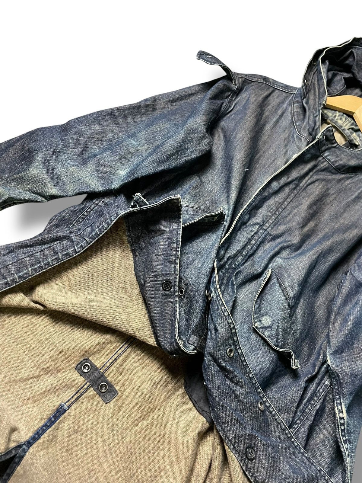 Levi's Vintage Levis Long Denim Jacket (68) Size US L / EU 52-54 / 3 - 9 Thumbnail