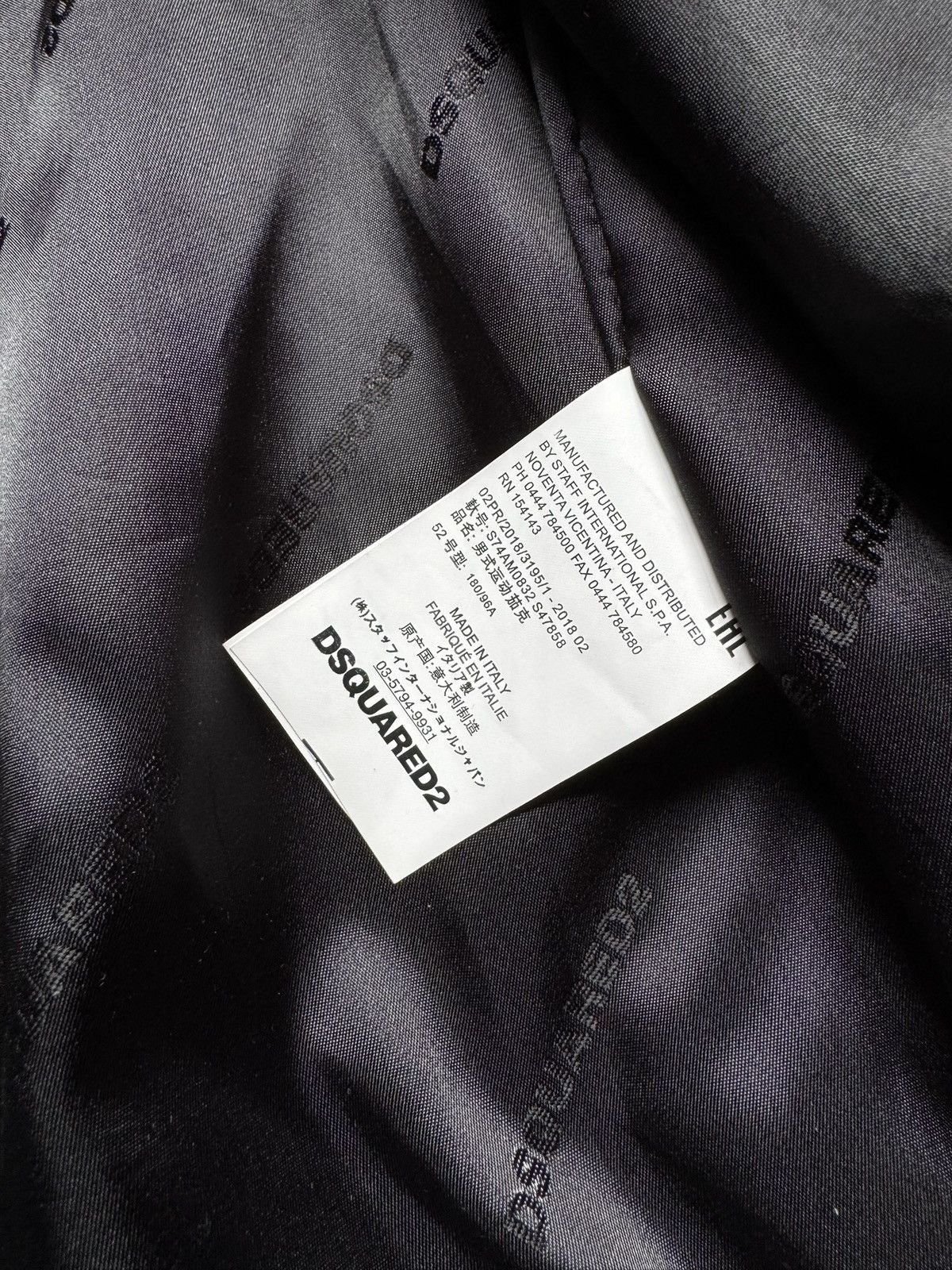Dsquared2 Dsquared2 Light Short Jacket in 48(M) Embroided Logo Size US M / EU 48-50 / 2 - 8 Thumbnail