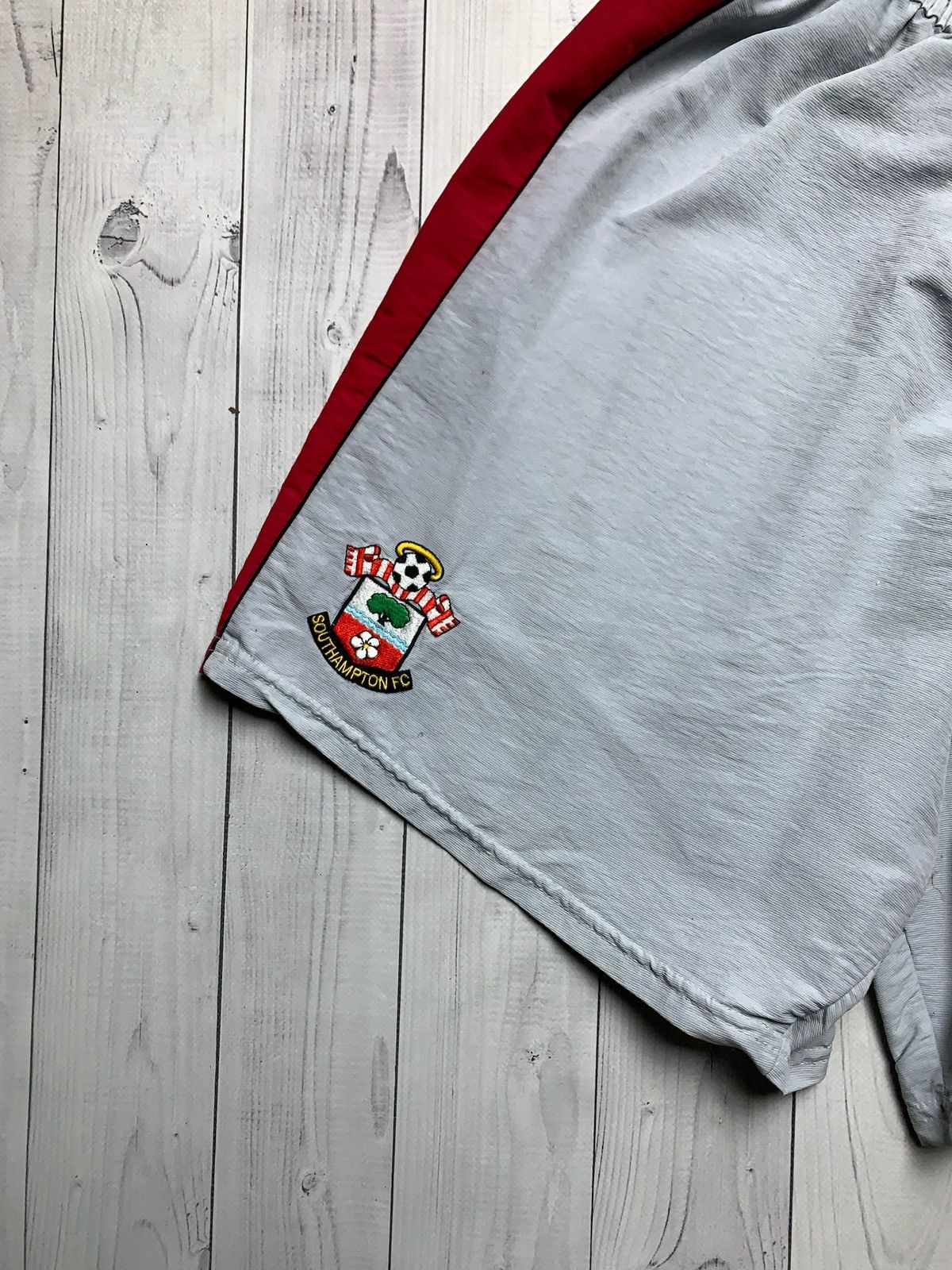 Vintage Vintage Southampton soccer shorts size XL logo Size US 36 / EU 52 - 2 Thumbnail