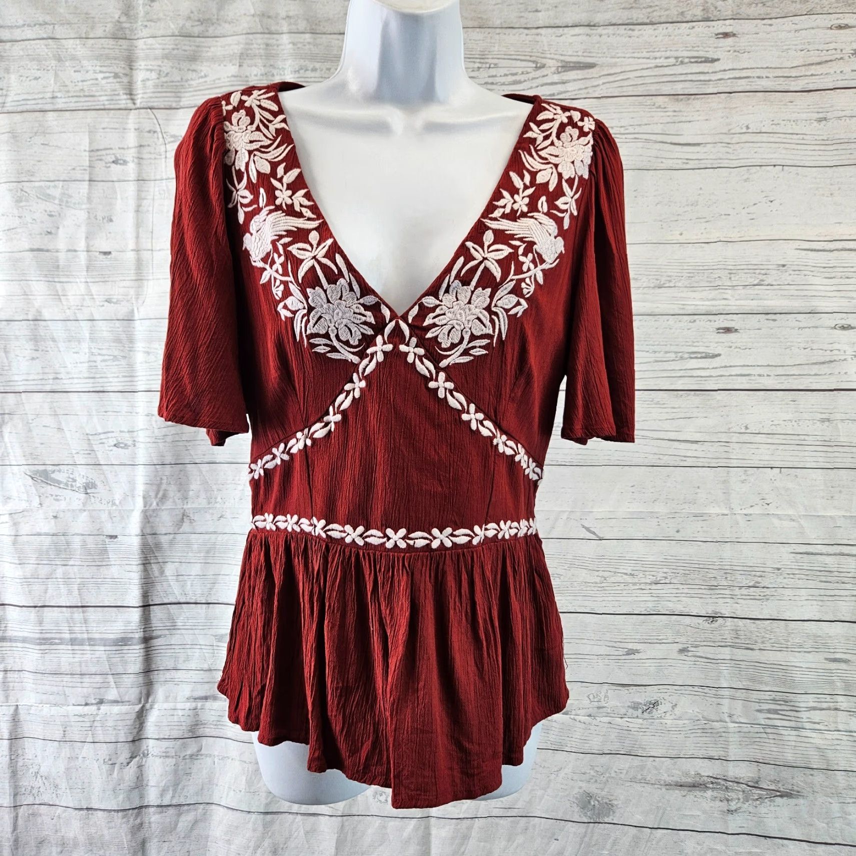 Vintage Knox Rose Womens Blouse Sz M Red White Floral Embroidered Rayon V-Neck Shirt Ladies Womens Short description Size M / US 6-8 / IT 42-44 - 2 Thumbnail