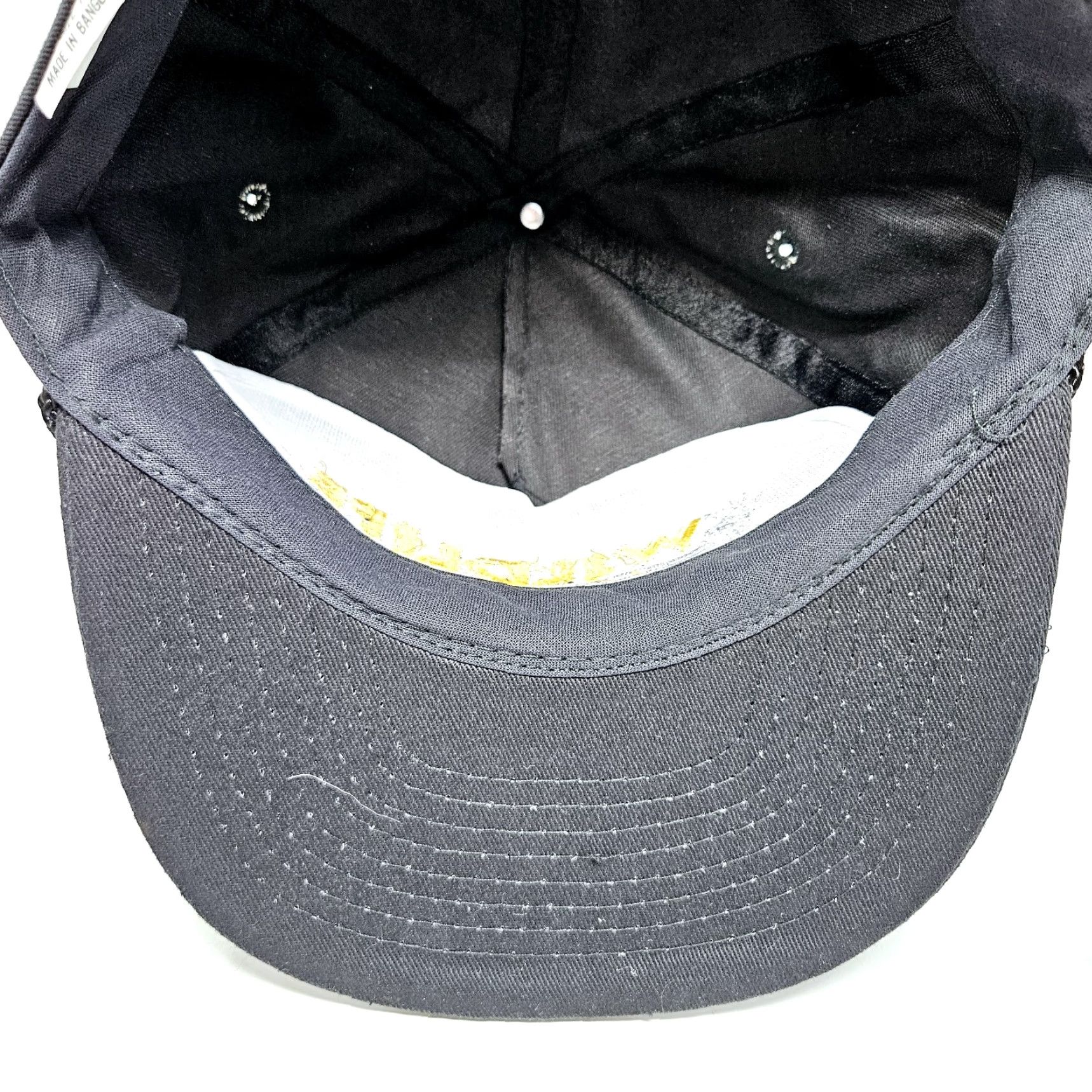 Vintage VINTAGE Wildlife Research Center Embroided 90s Snapback Hat Men One Size Black 90s Outdoor Animals Snapback Used FAST SHIPPING Size ONE SIZE - 6 Thumbnail