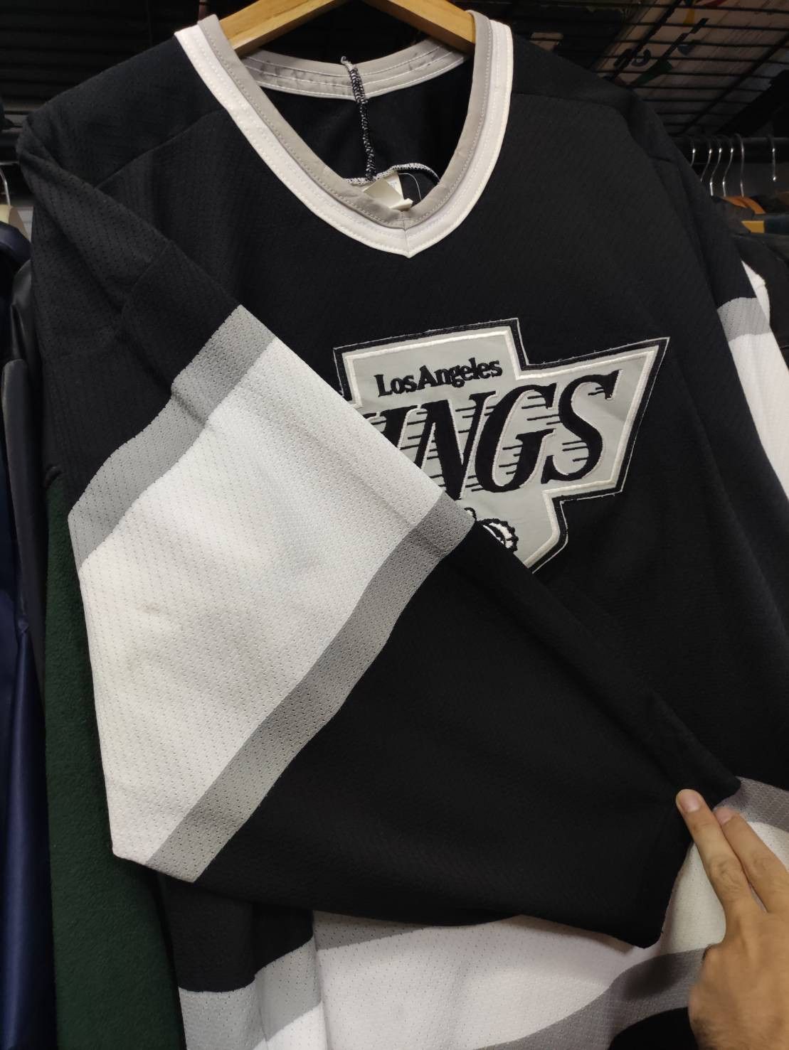 NHL Vtg 90's Los Angeles Kings CCM Jerseys S over M Size US M / EU 48-50 / 2 - 5 Thumbnail