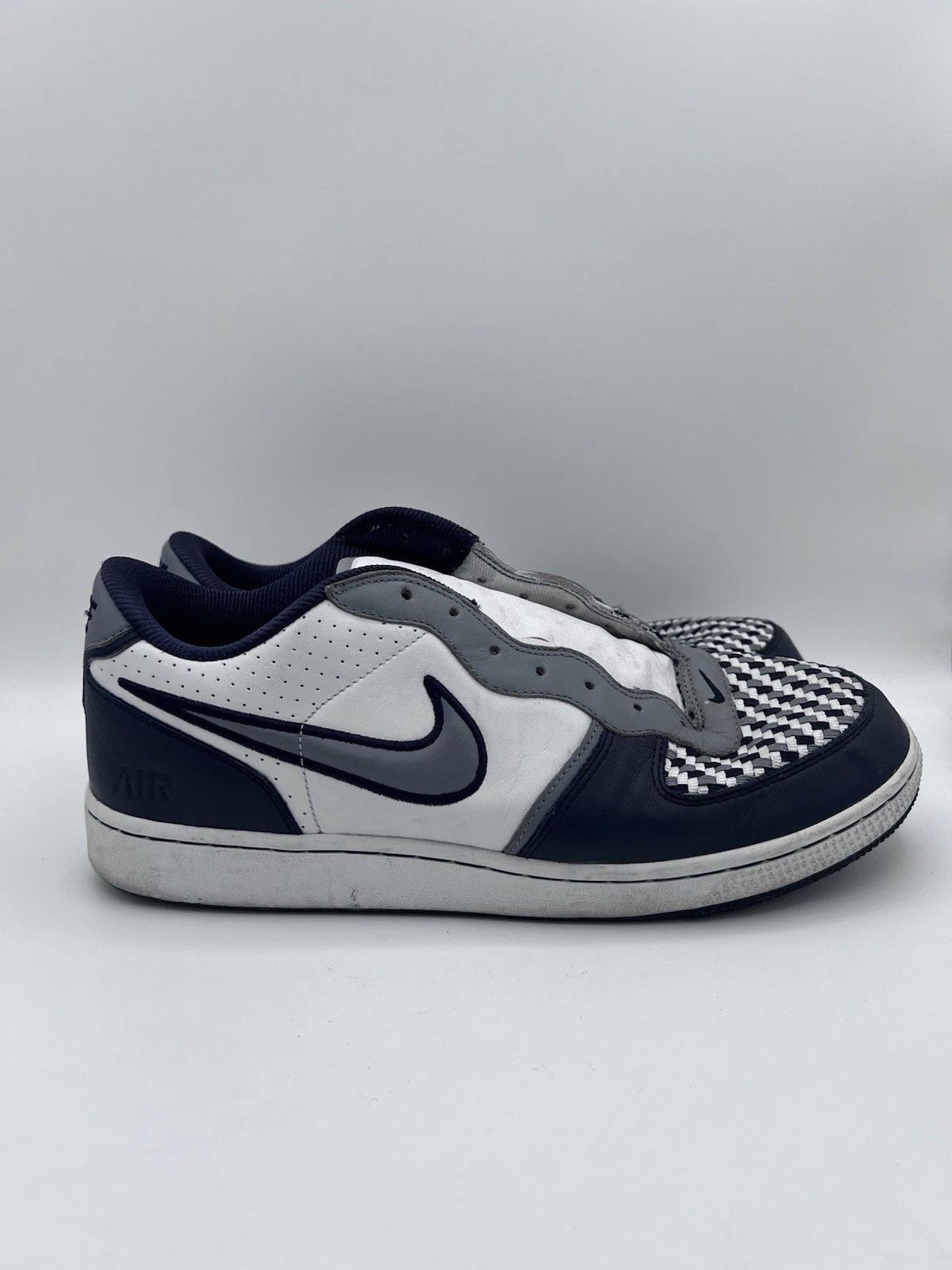 Nike Men's Size 12 US Nike Infiltrator Sneakers 311191-109 Size US 12 / EU 45 - 2 Thumbnail