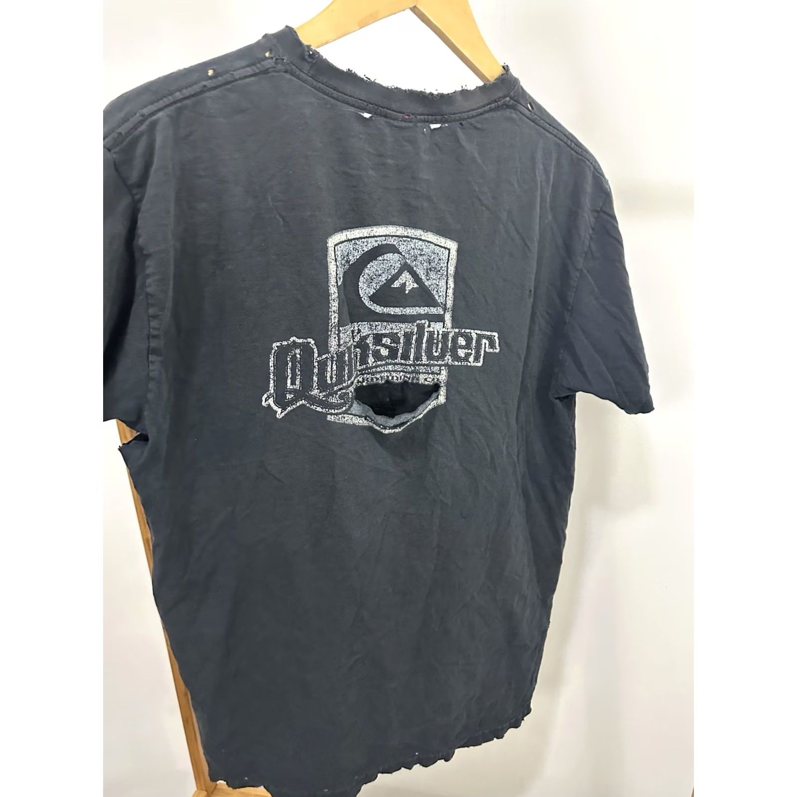 Quiksilver VTG Quiksilver T-Shirt M Black Distressed Faded Worn Short Sleeve Mens Size US M / EU 48-50 / 2 - 5 Thumbnail