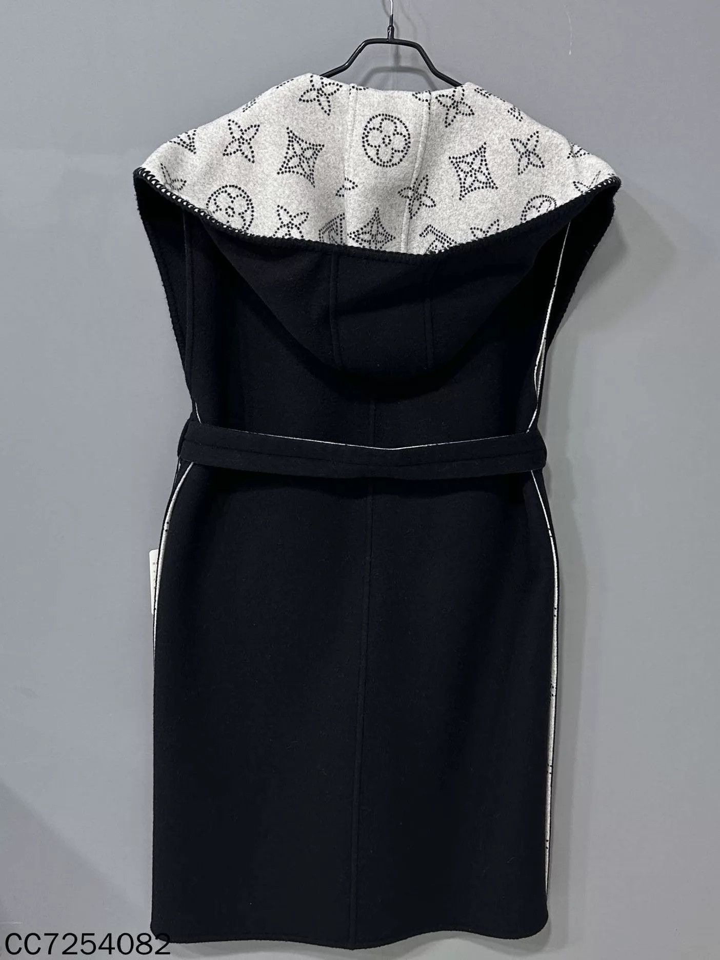 Louis Vuitton LV Reversible Waistcoat-style Robe Coat 99 New OS Size ONE SIZE - 3 Thumbnail