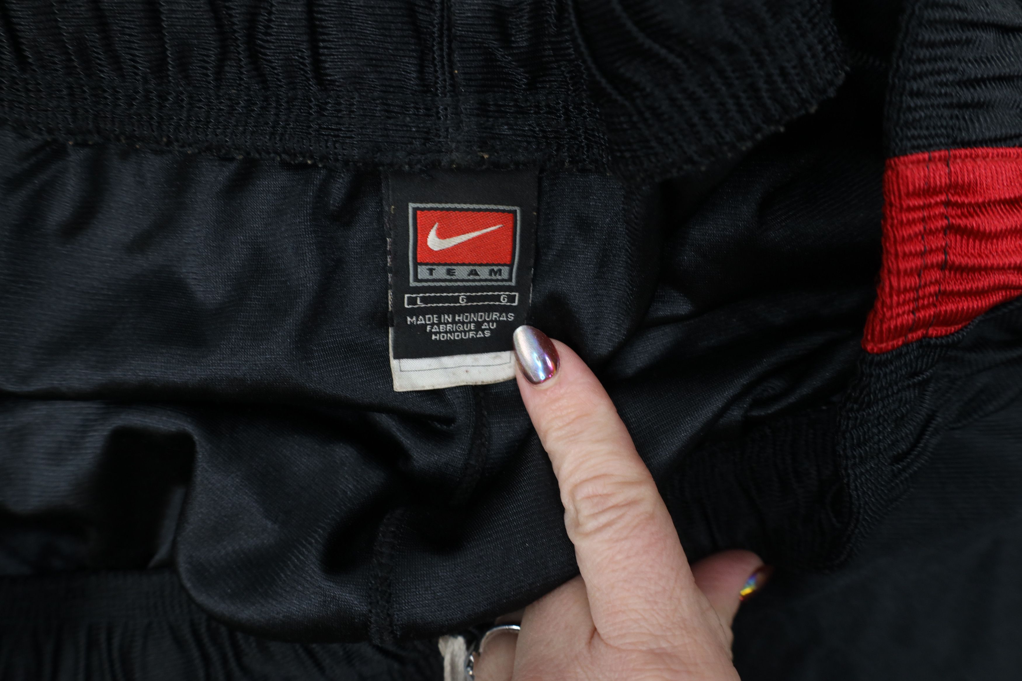 Nike Vintage Y2K Nike Mini Swoosh University of Maryland Shorts Size US 34 / EU 50 - 8 Thumbnail