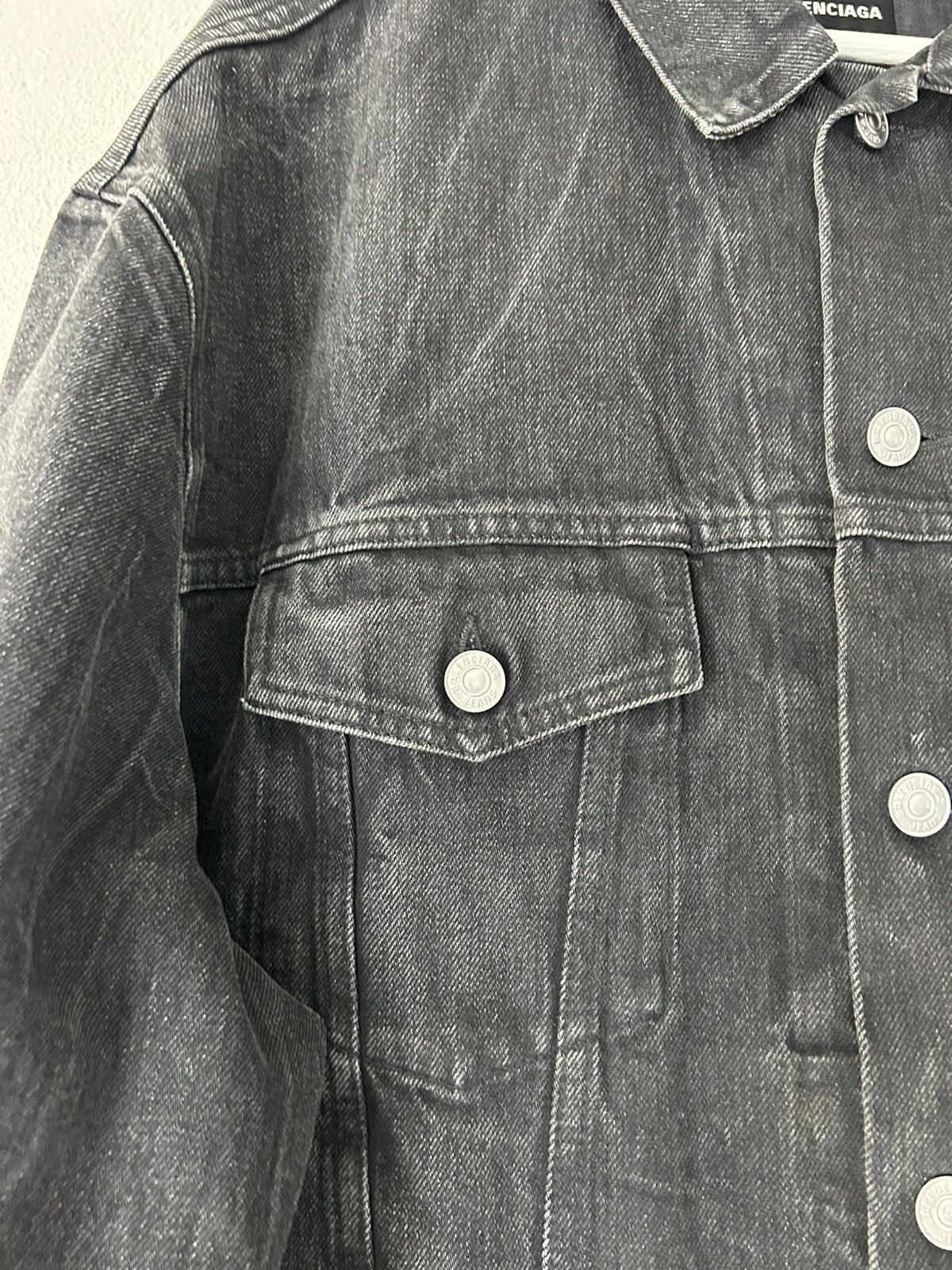 Balenciaga Oversized “Mastercard” Logo Denim Jacket – Size 46 Size US S / EU 44-46 / 1 - 4 Thumbnail