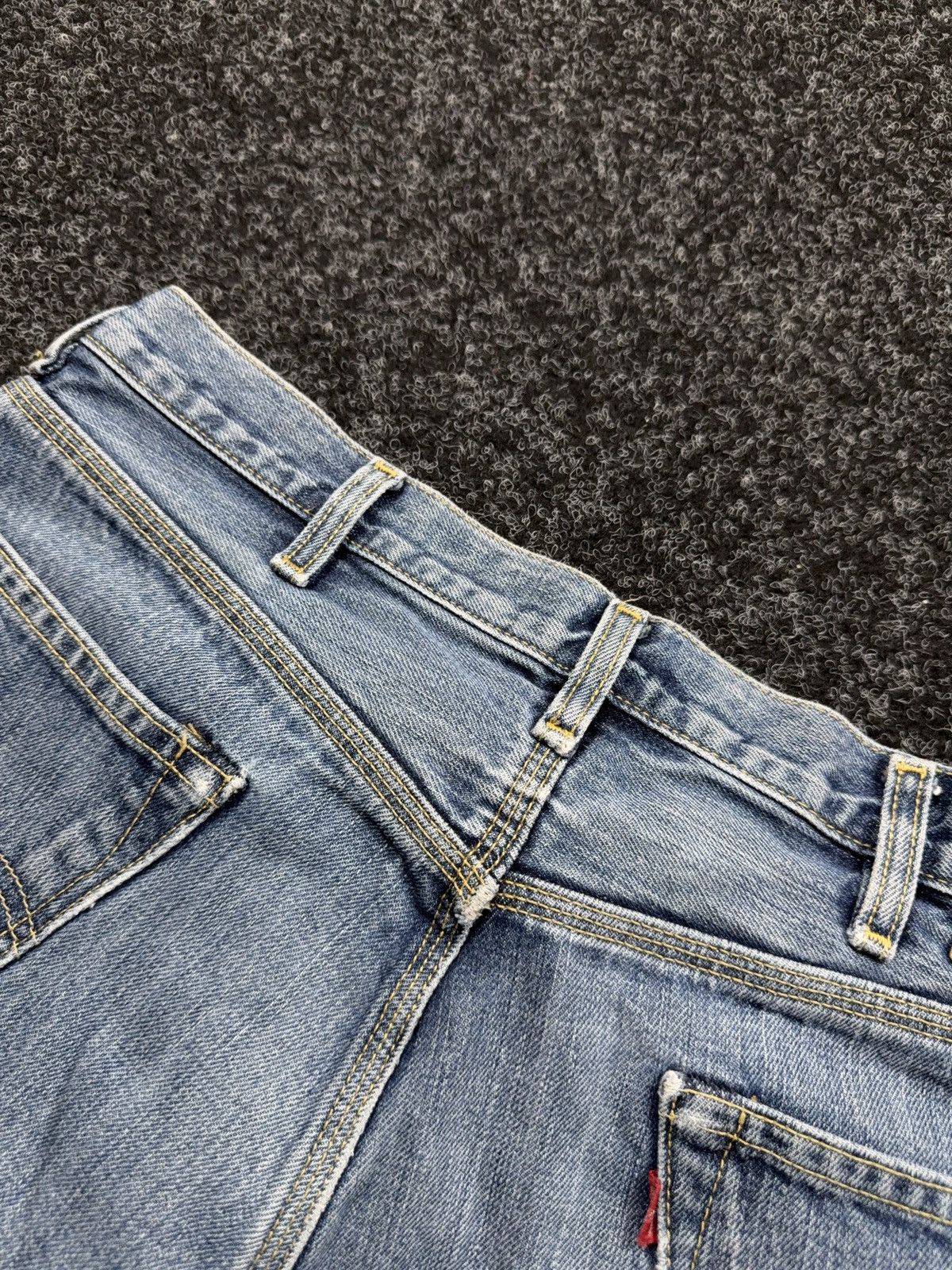 Levi's Retro 00s Levi’s 505 USA Regular Fit Light Wash Denim Jeans Size US 36 / EU 52 - 19 Thumbnail