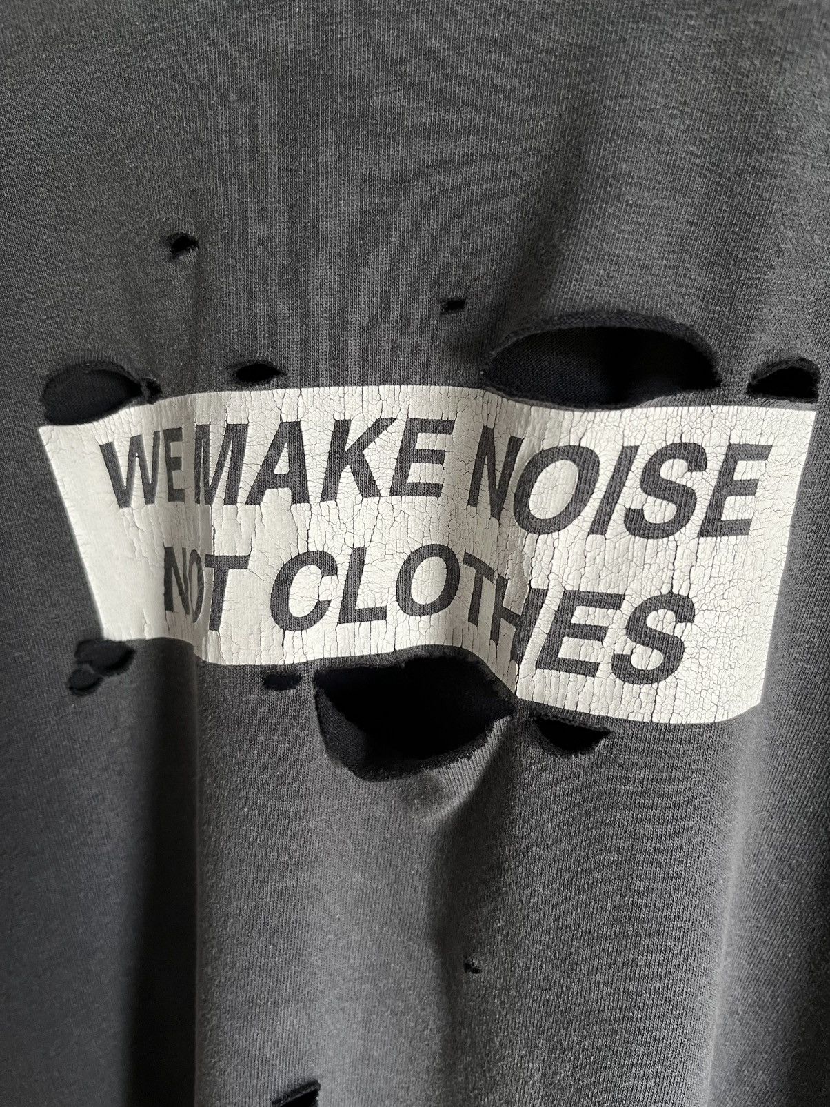 Undercover 2000s Undercover ' We Make Noise ' Thrashed Tee Size US M / EU 48-50 / 2 - 5 Thumbnail