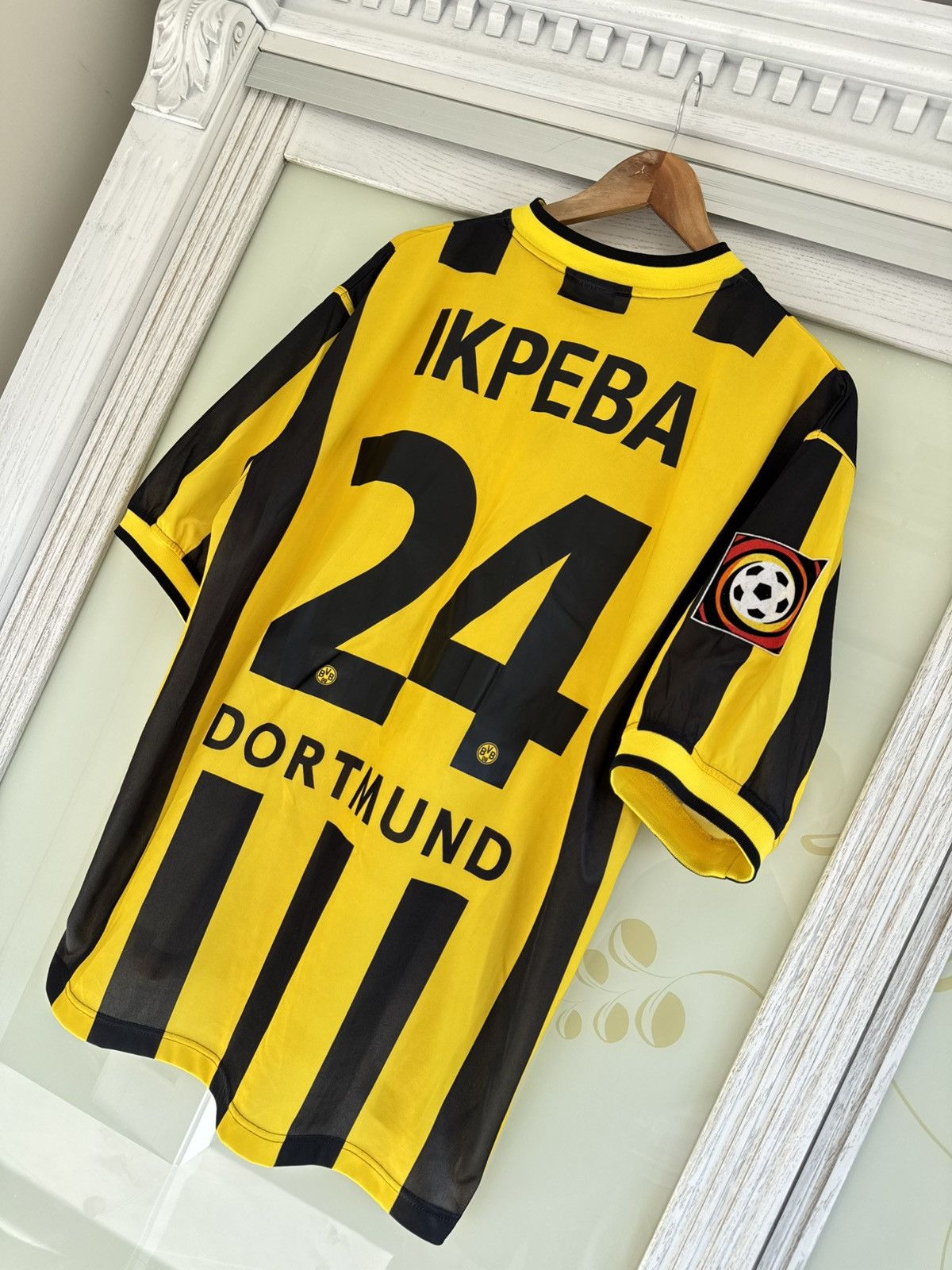 Vintage Ikpeba #24 Borussia Dortmund 2000-2001 Vintage Soccer Jersey Size US L / EU 52-54 / 3 - 4 Thumbnail