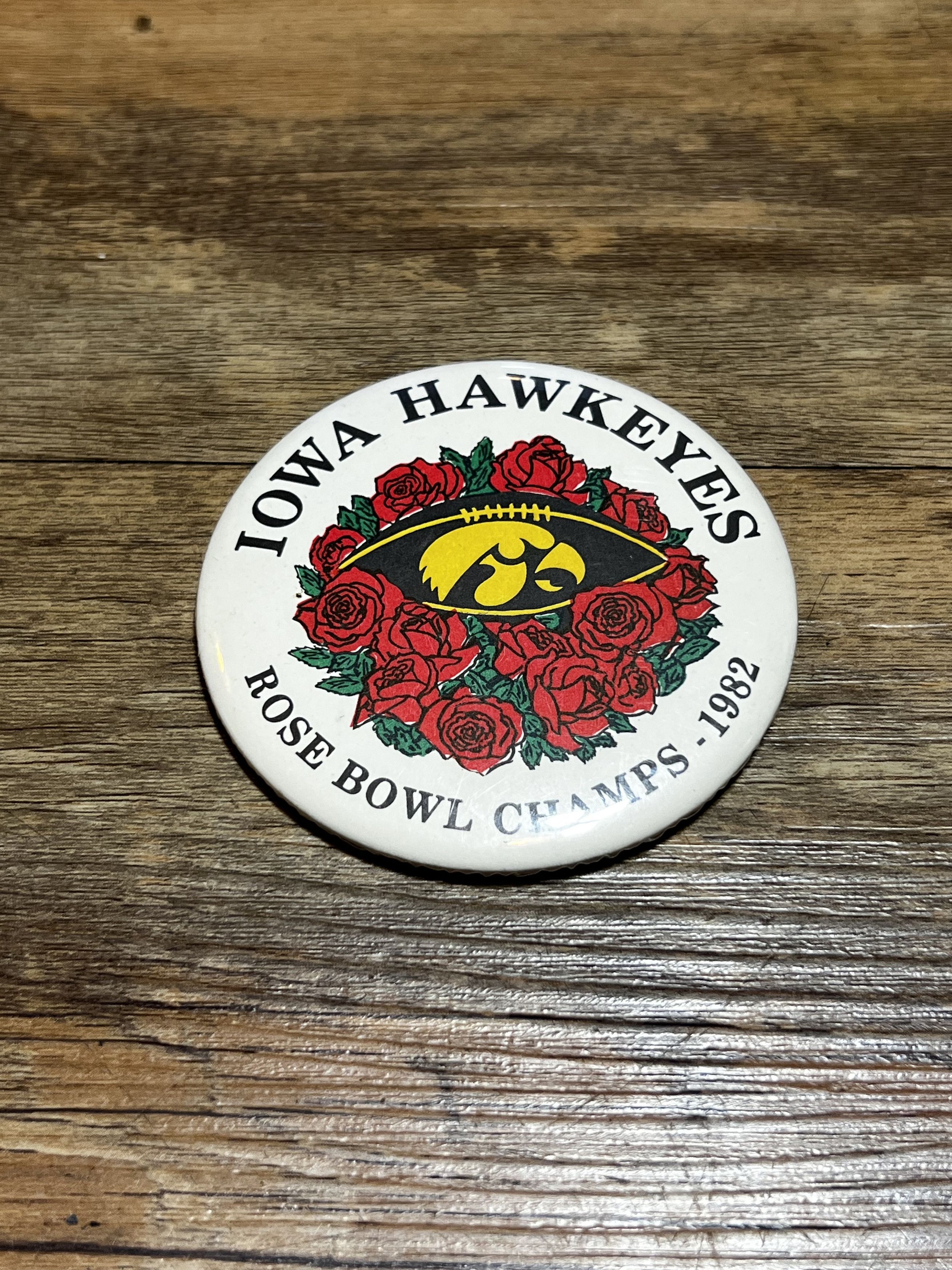 Vintage Vintage 1982 Iowa Hawkeyes Rose Bowl Champs Size ONE SIZE - 1 Thumbnail