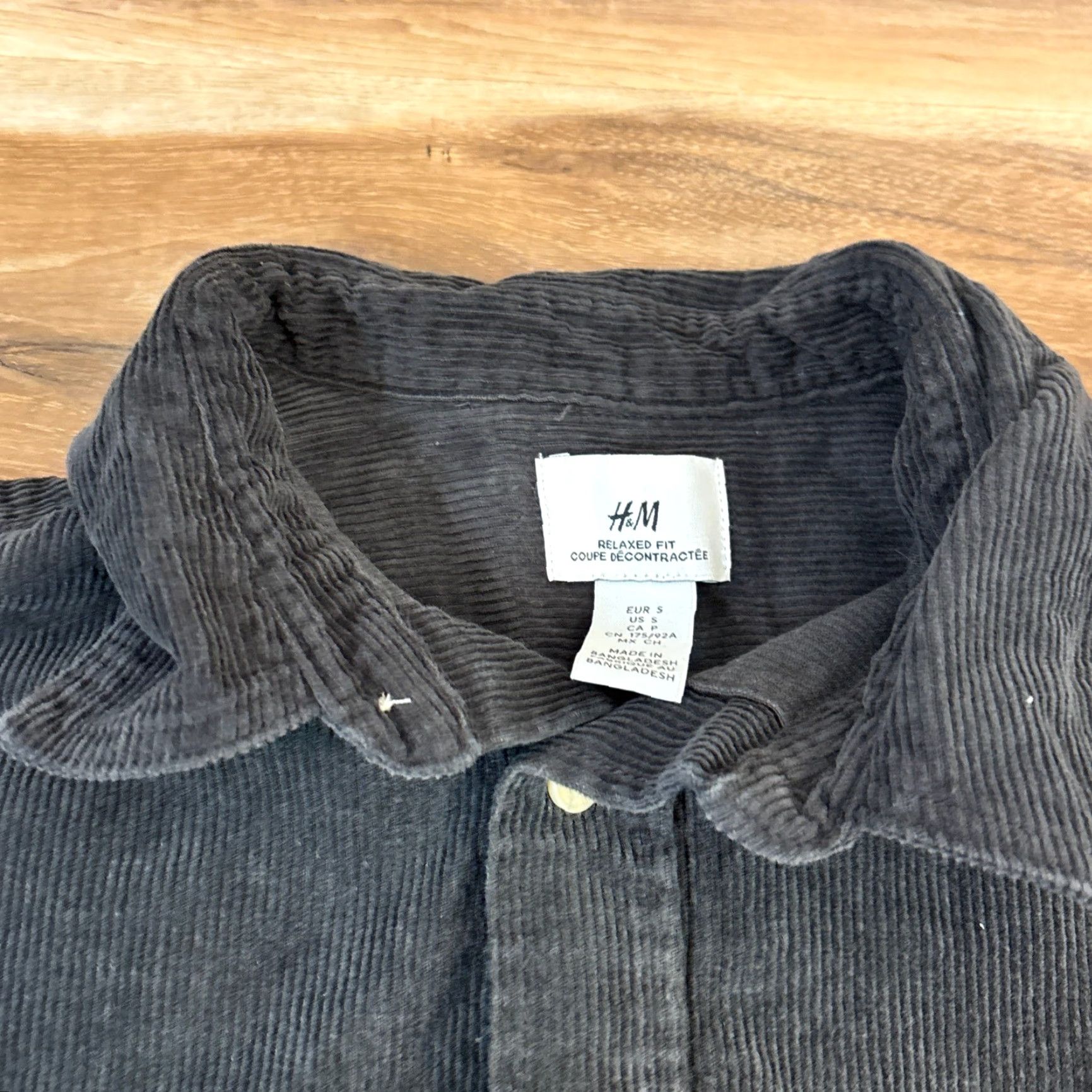 H&M H&M Corduroy Shirt Mens Small Relaxed Fit Gray Button Up Size US S / EU 44-46 / 1 - 3 Thumbnail