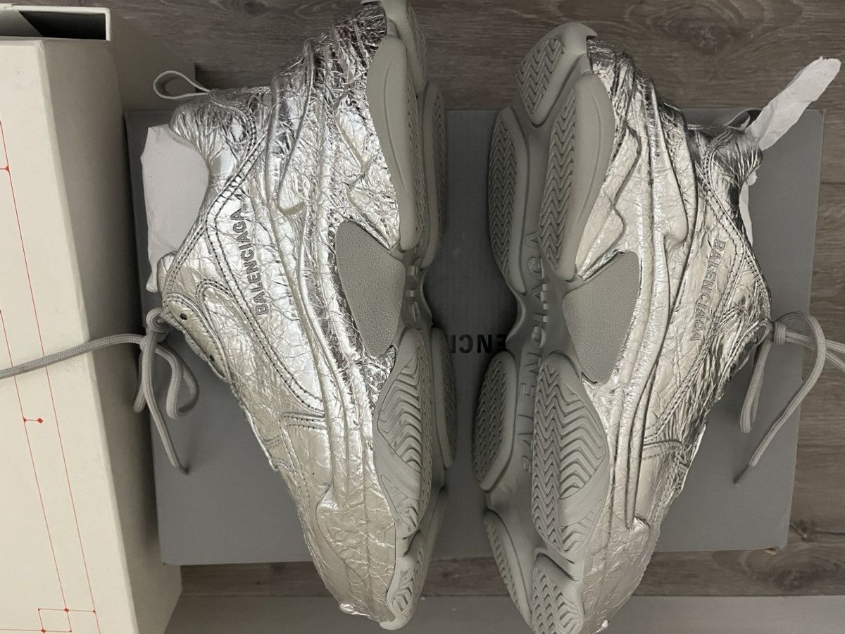 Balenciaga Balenciaga Triple S in Silver Size US 9 / EU 42 - 8 Thumbnail