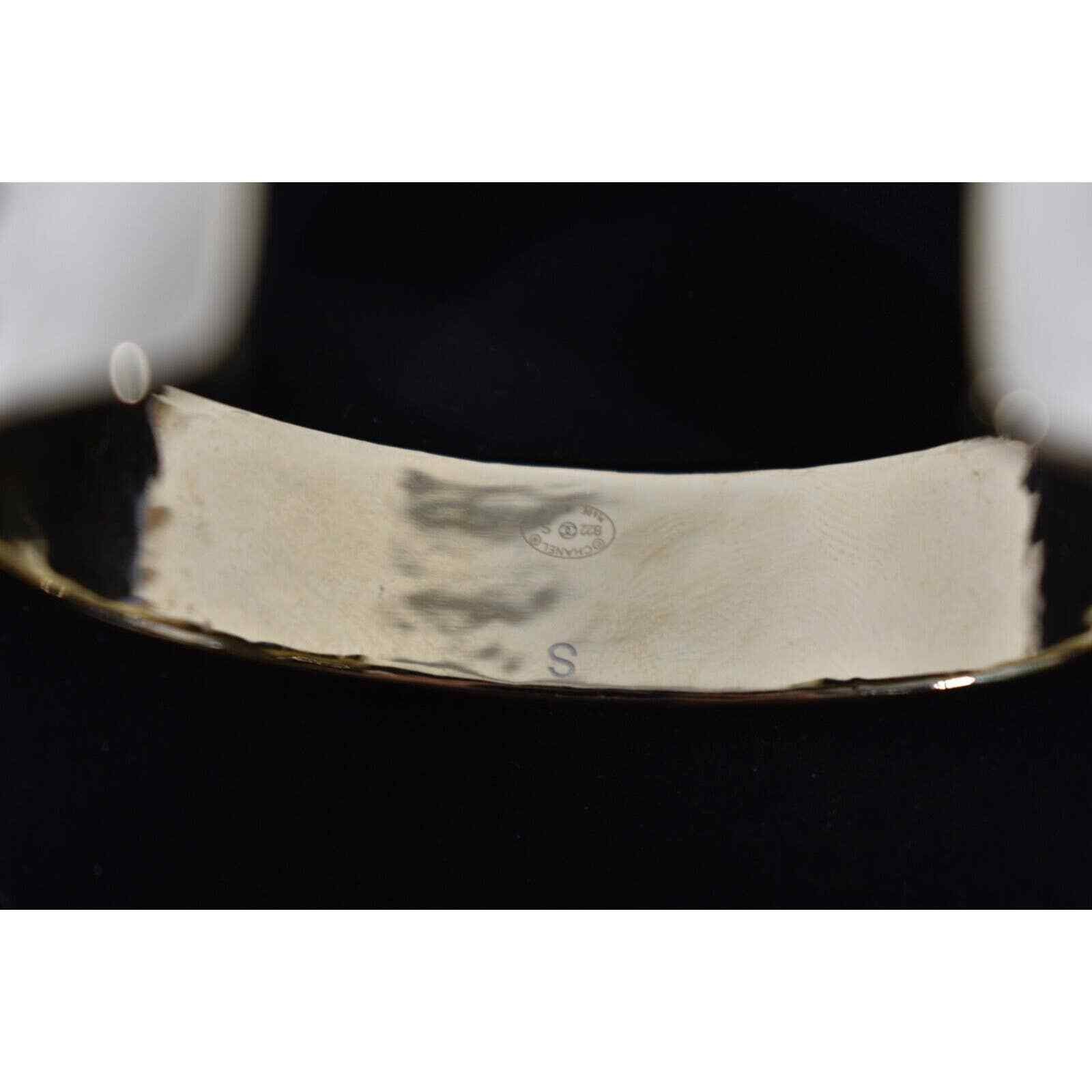 Chanel Chanel 22S Gold White Enamel Metal Arm Cuff Bracelet Small Size ONE SIZE - 11 Thumbnail