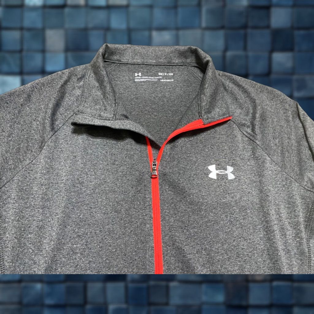 Under Armour Under Armour Womens Small Shirt Gray Long Sleeve 1/4 Zip HeatGear Pullover Size S / US 4 / IT 40 - 1 Thumbnail