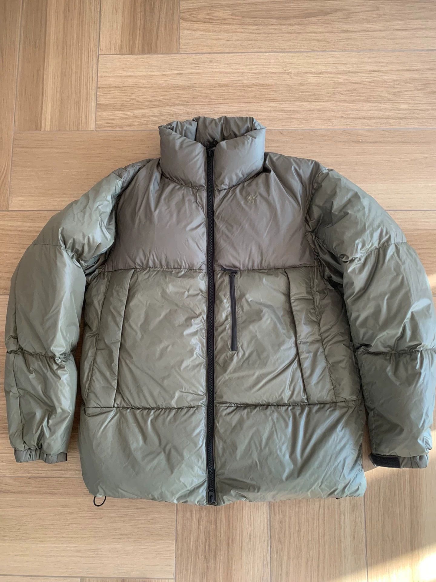 Goldwin Goldwin Lifestyle Down-Filled Warm Jacket GL22721 L (New) Size US L / EU 52-54 / 3 - 1 Thumbnail