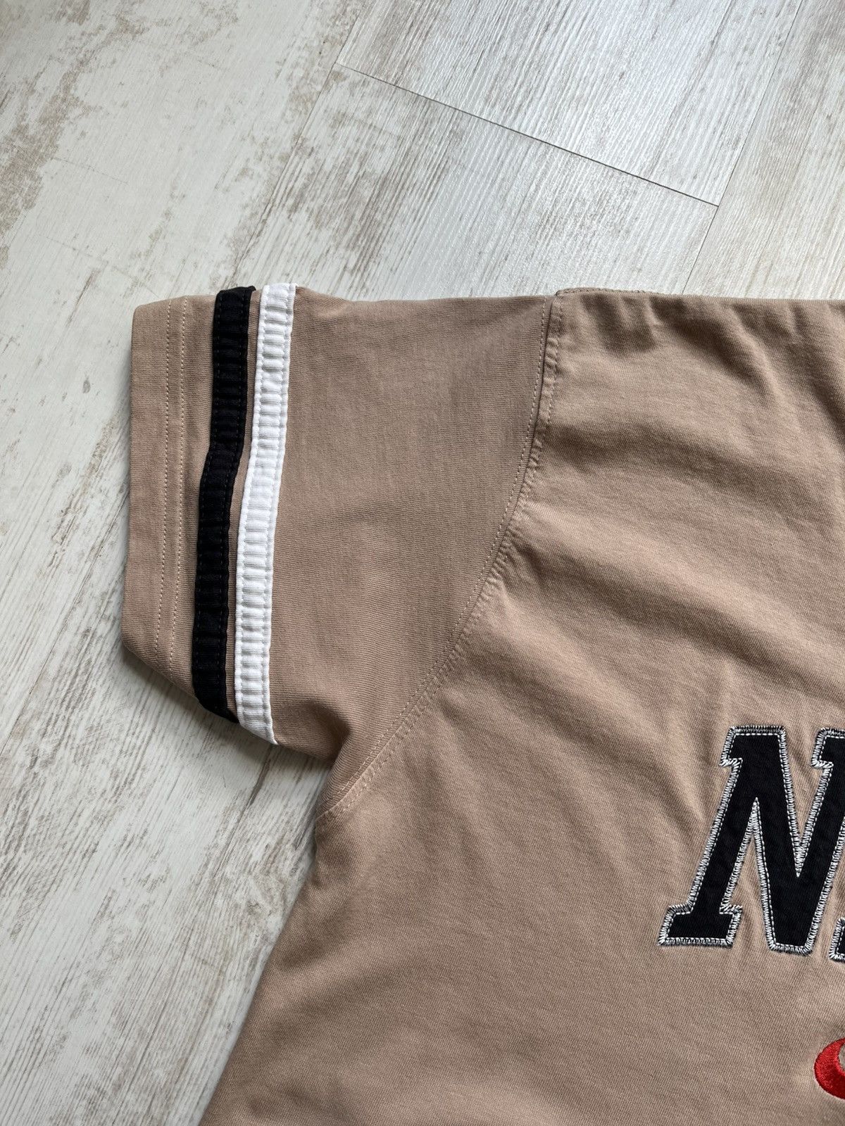 Nike × Vintage Nike 90s Vintage Spell Out Swoosh Logo Beige T Shirt Y2K Size US M / EU 48-50 / 2 - 3 Thumbnail