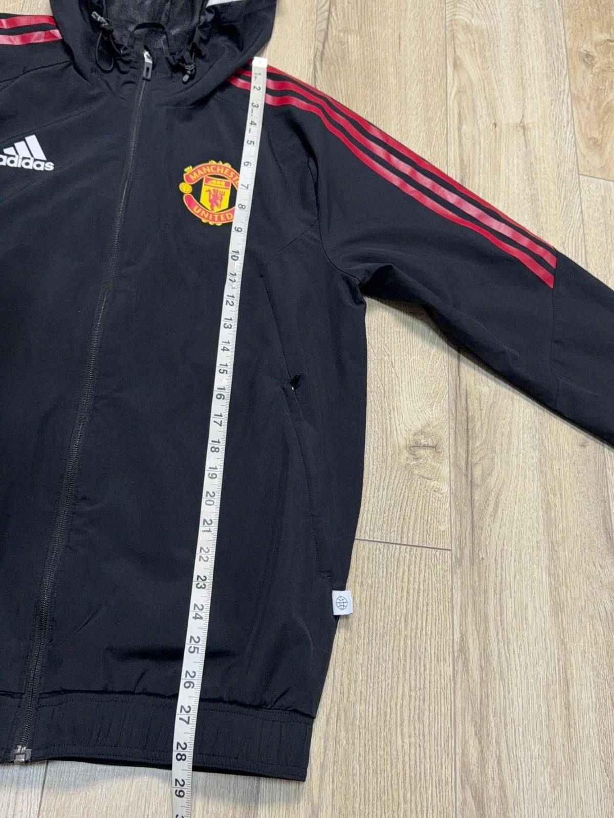 Adidas Mens Adidas Manchester United 2022 2023 Windbreaker Jacket Size US S / EU 44-46 / 1 - 9 Thumbnail