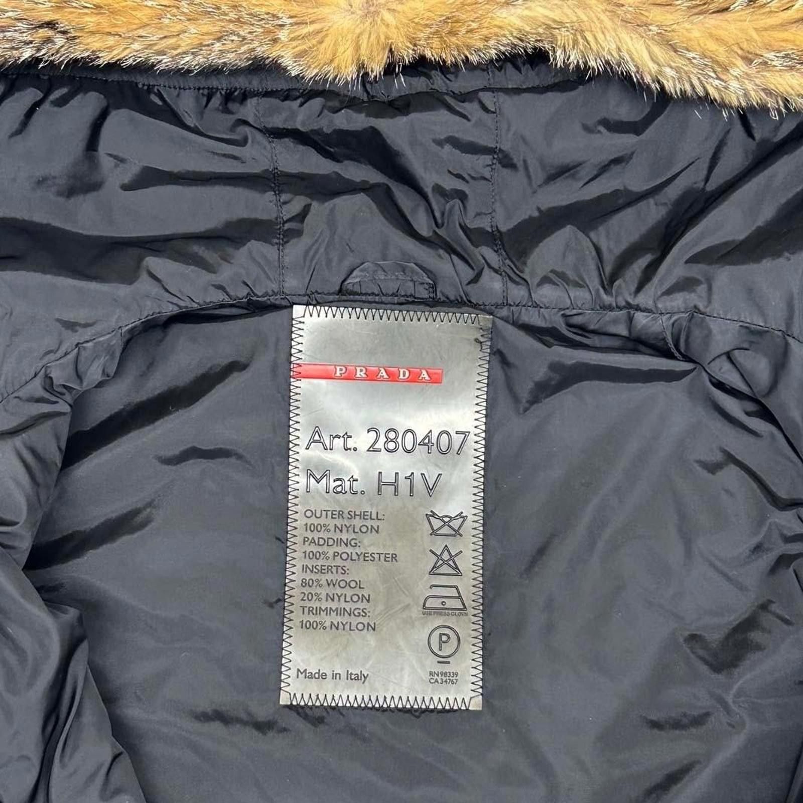 Prada Prada - Black Puffer Jacket Fur Hood Size M / US 6-8 / IT 42-44 - 5 Thumbnail
