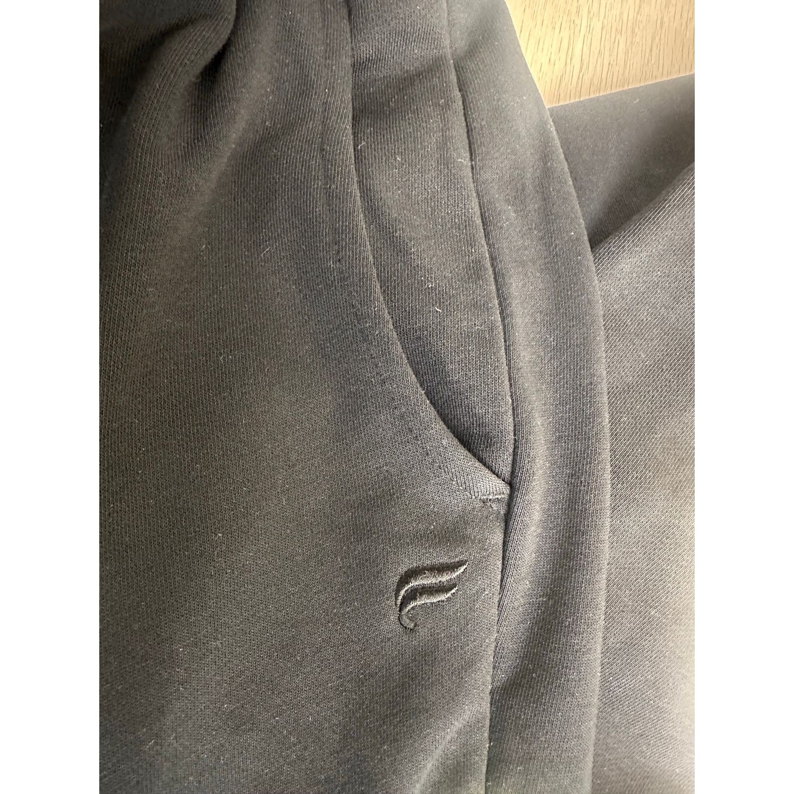 Fabletics Fabletics x S.W. Smiley Year Round Terry Jogger - Size M-NEW Size US 30 / EU 46 - 6 Thumbnail