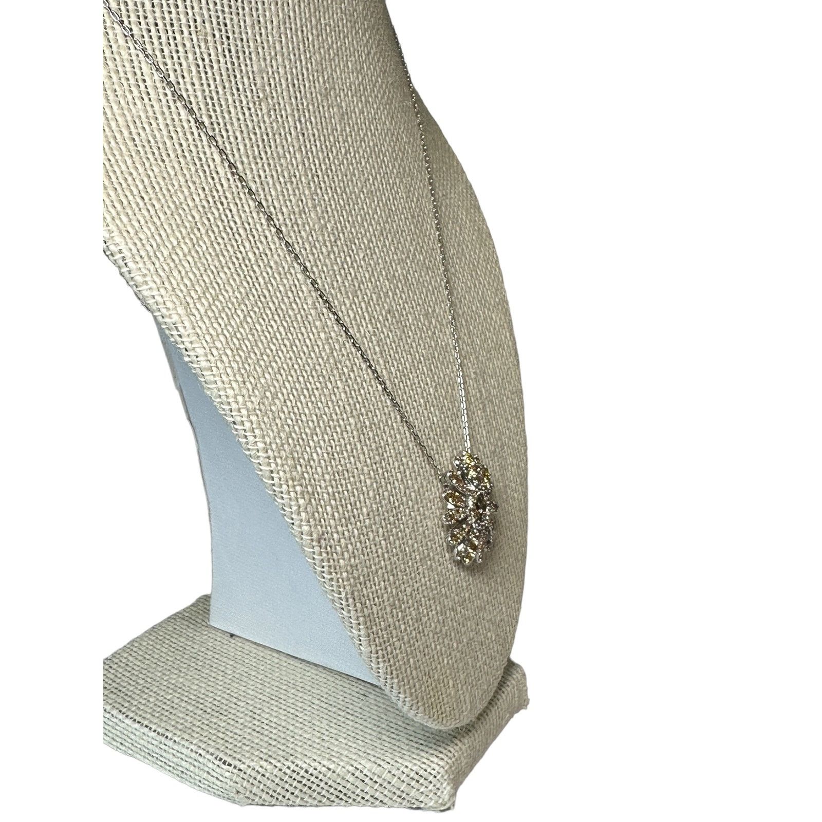 Swarovski Swarovski Eternal Flower pendant Flower, Yellow Size ONE SIZE - 6 Thumbnail