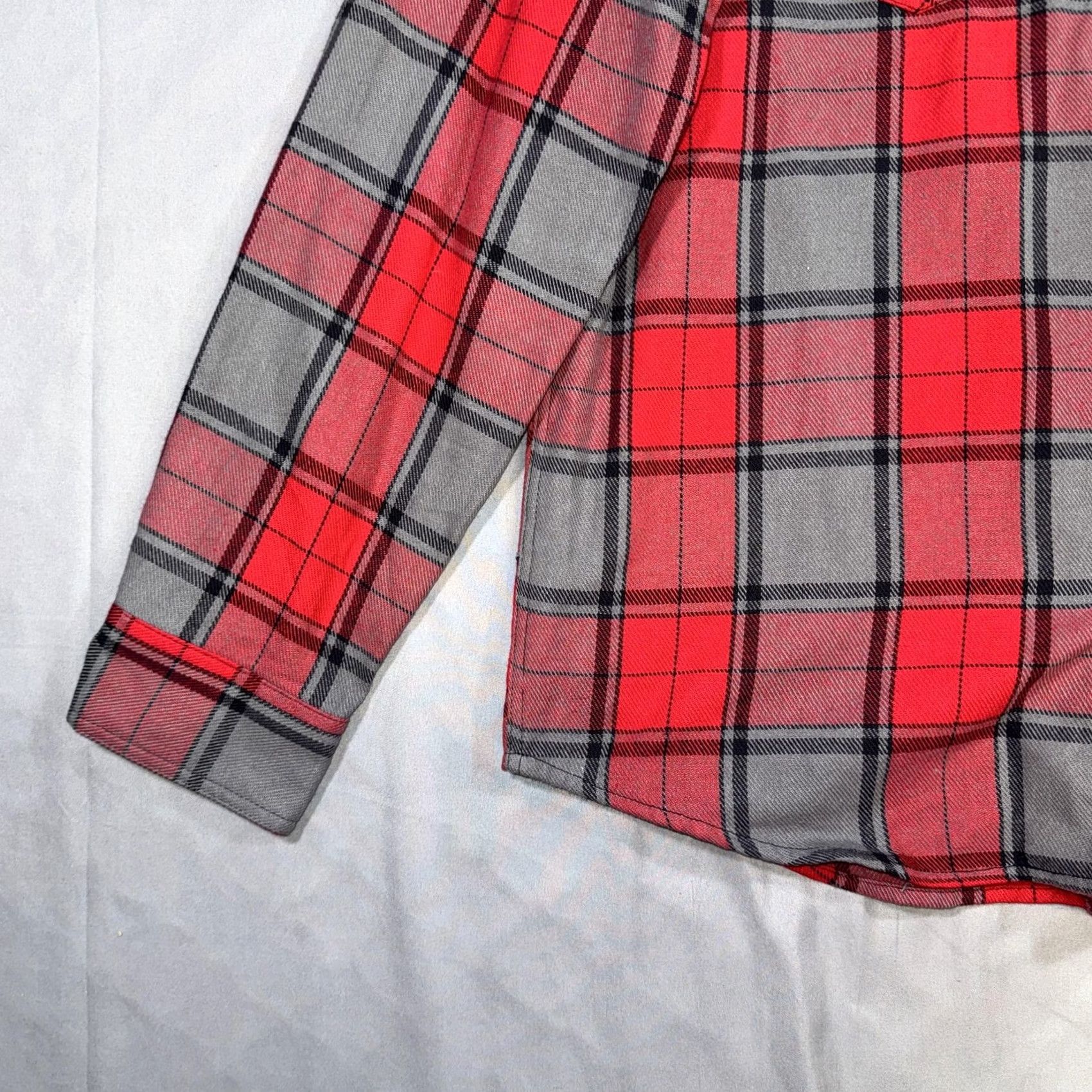 Vintage Sullen Shirt Mens Small Red Gray Plaid Flannel Button Front Long Sleeve Casual Size US S / EU 44-46 / 1 - 5 Thumbnail