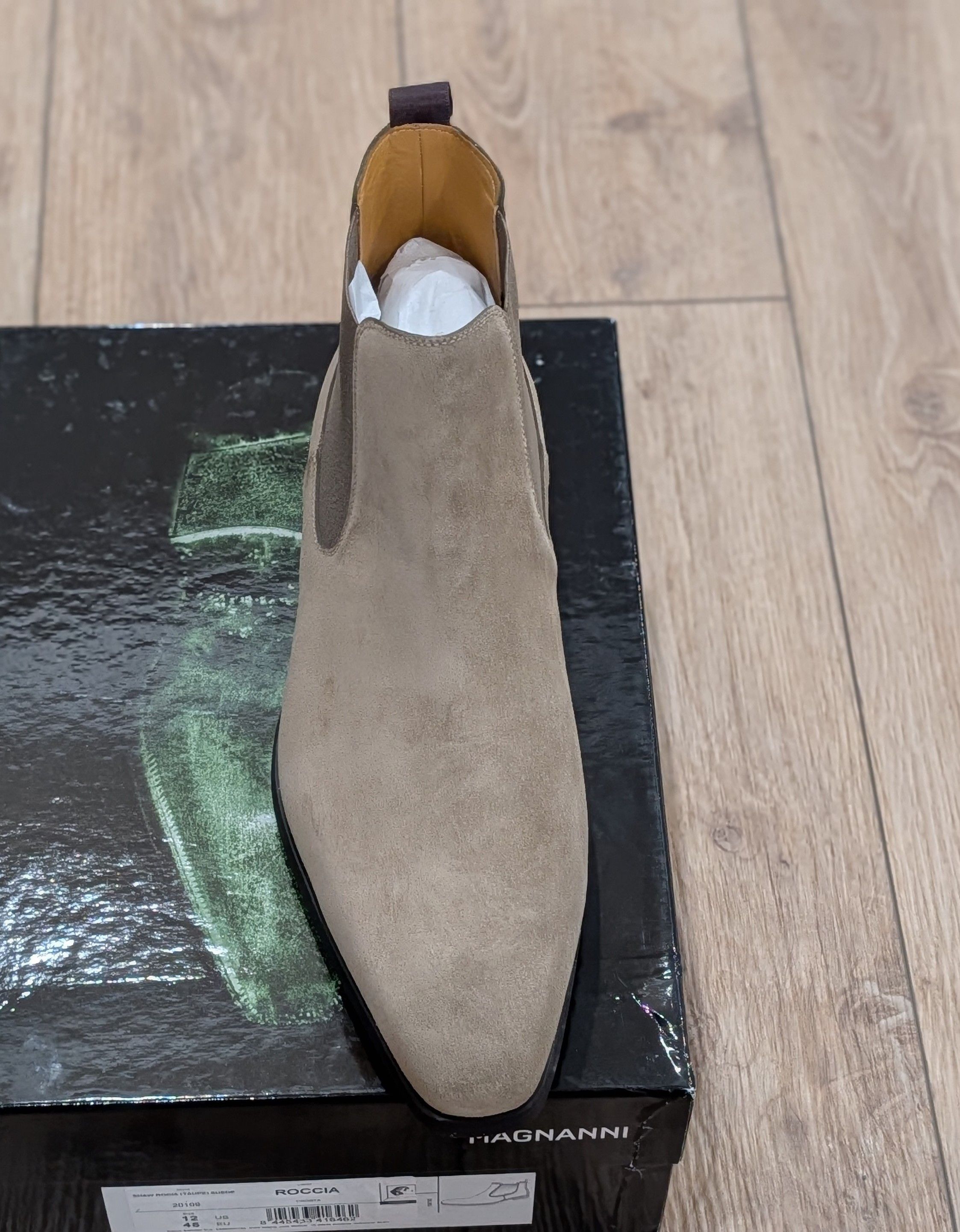 Magnanni Magnanni "Shaw" Suede Chelsea Boots Taupe US 11 Size US 11 / EU 44 - 1 Thumbnail
