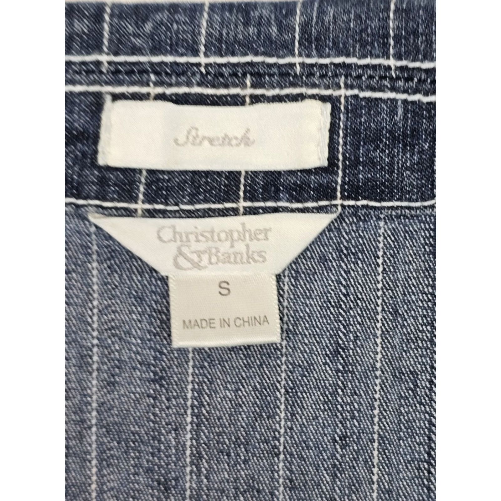 Vintage Christopher & Banks Washed Blue w White Pinstripe Denim Button Jacket Women S Jacket Size S / US 4 / IT 40 - 3 Thumbnail