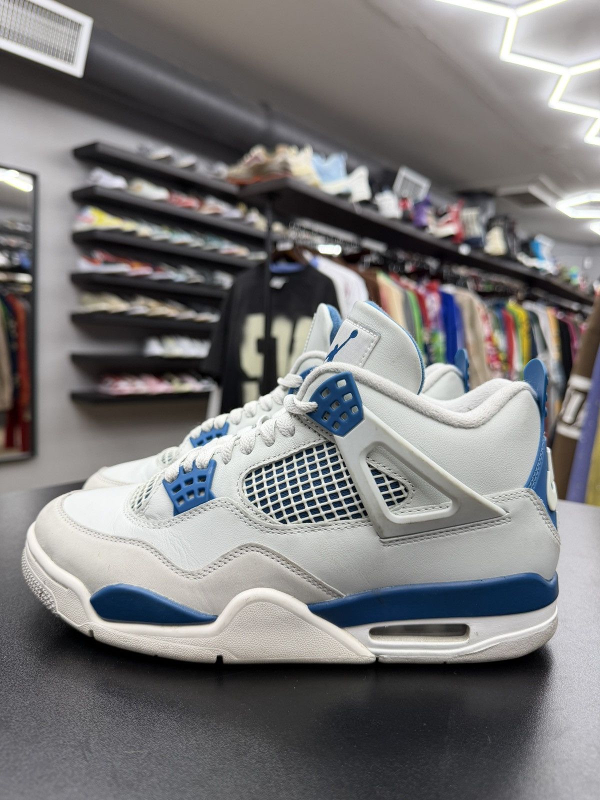 Jordan Brand Size 8.5 - Jordan 4 Military Blue Size US 8.5 / EU 41-42 - 1 Thumbnail