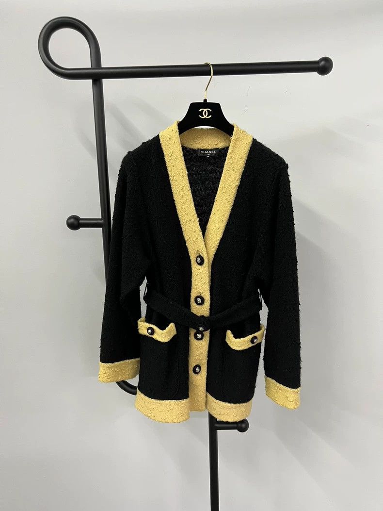 Chanel Chanel 24K black stitching knitted cardiga coat Size XS / US 0-2 / IT 36-38 - 1 Thumbnail