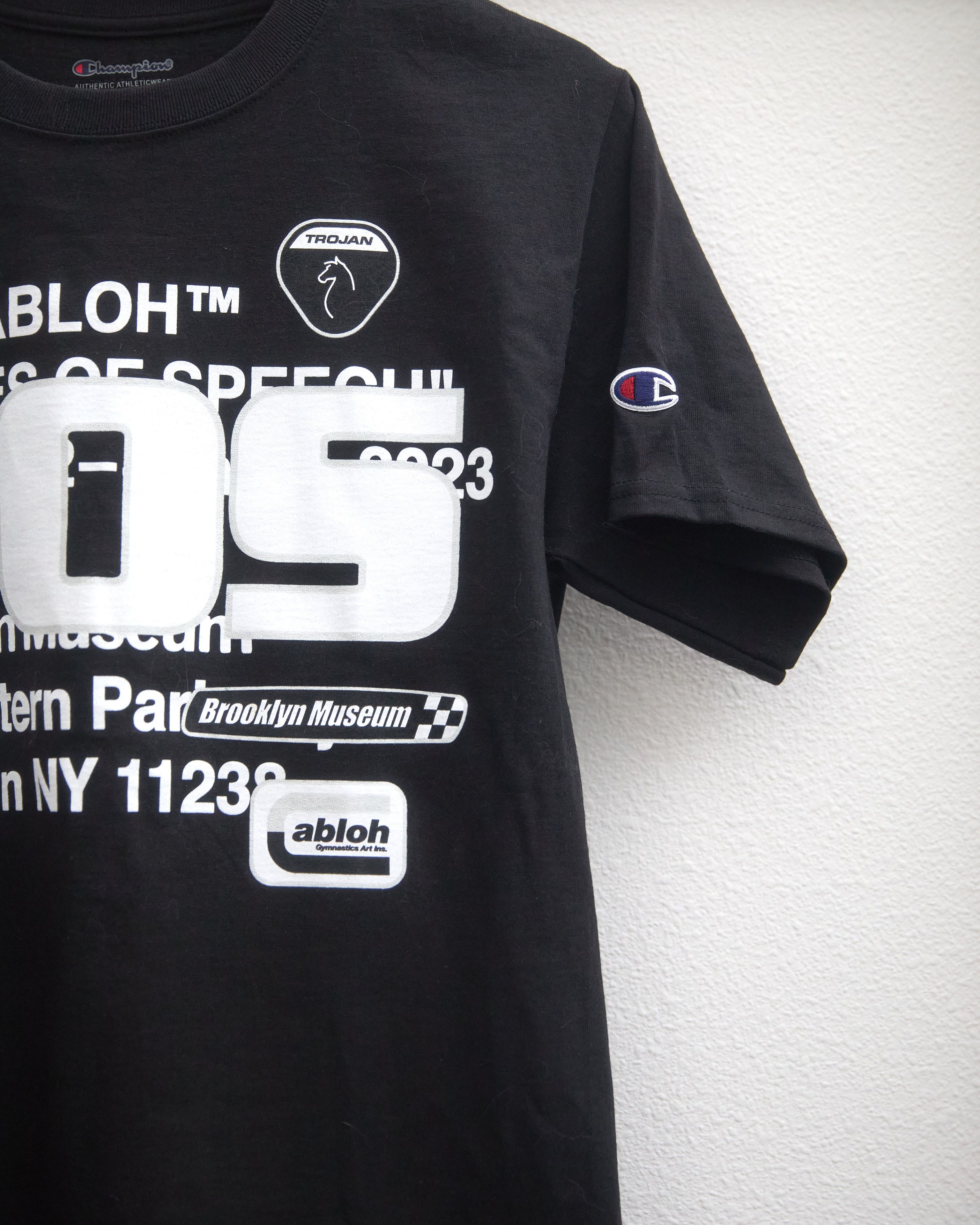 Champion × Virgil Abloh Virgil Abloh + Champion Size US S / EU 44-46 / 1 - 2 Thumbnail