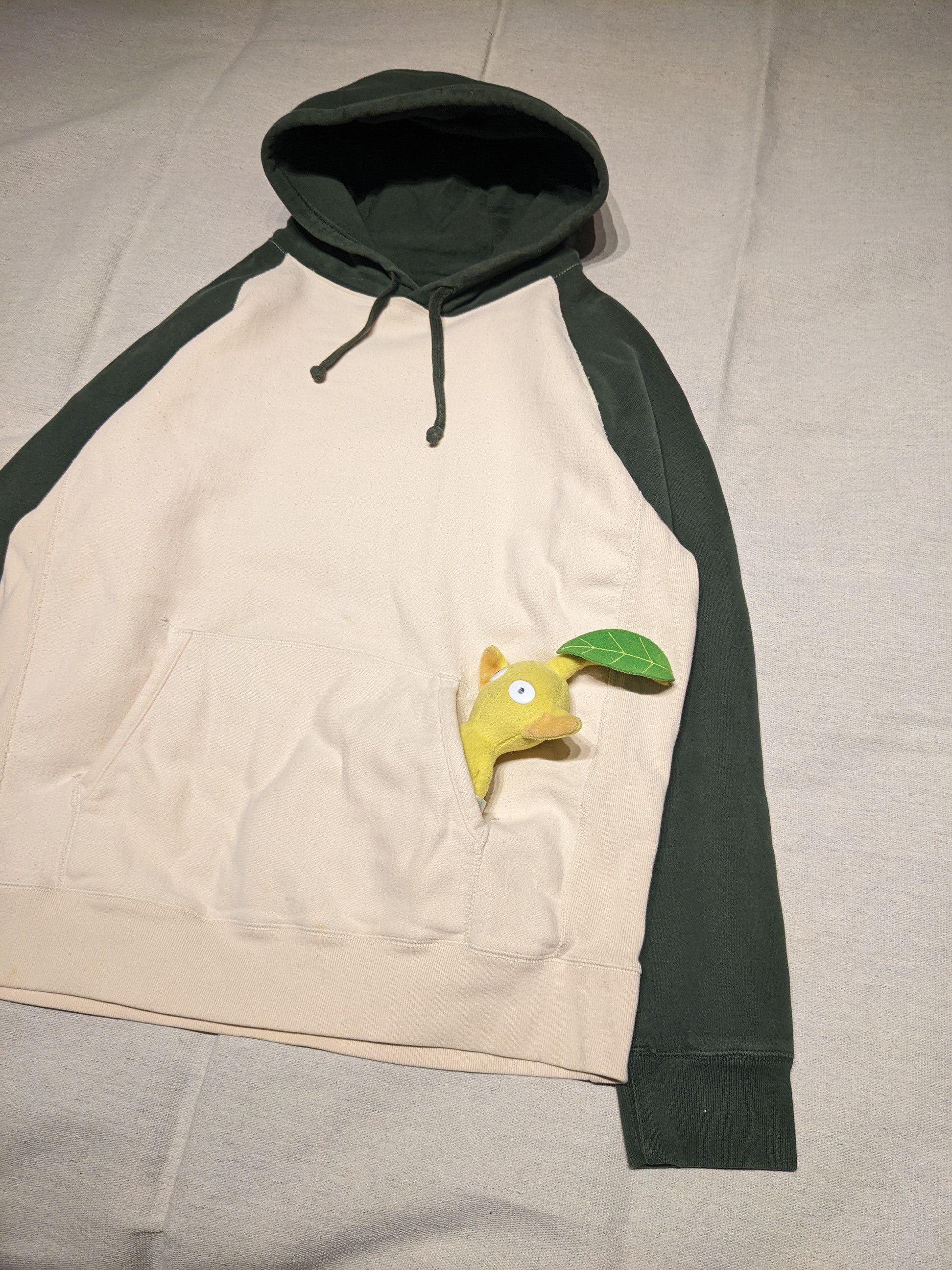 Gap Vintage 2 Tone Cream and Green Gap hoodie mens L Size US L / EU 52-54 / 3 - 1 Thumbnail