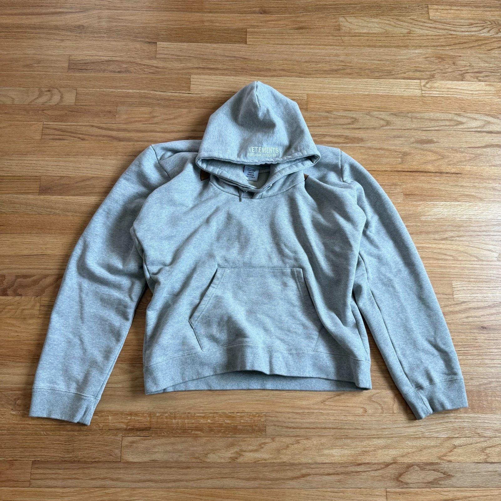 Vetements VETEMENTS AW18 Misplaced Grey Heavyweight Hoodie Size M / US 6-8 / IT 42-44 - 1 Thumbnail