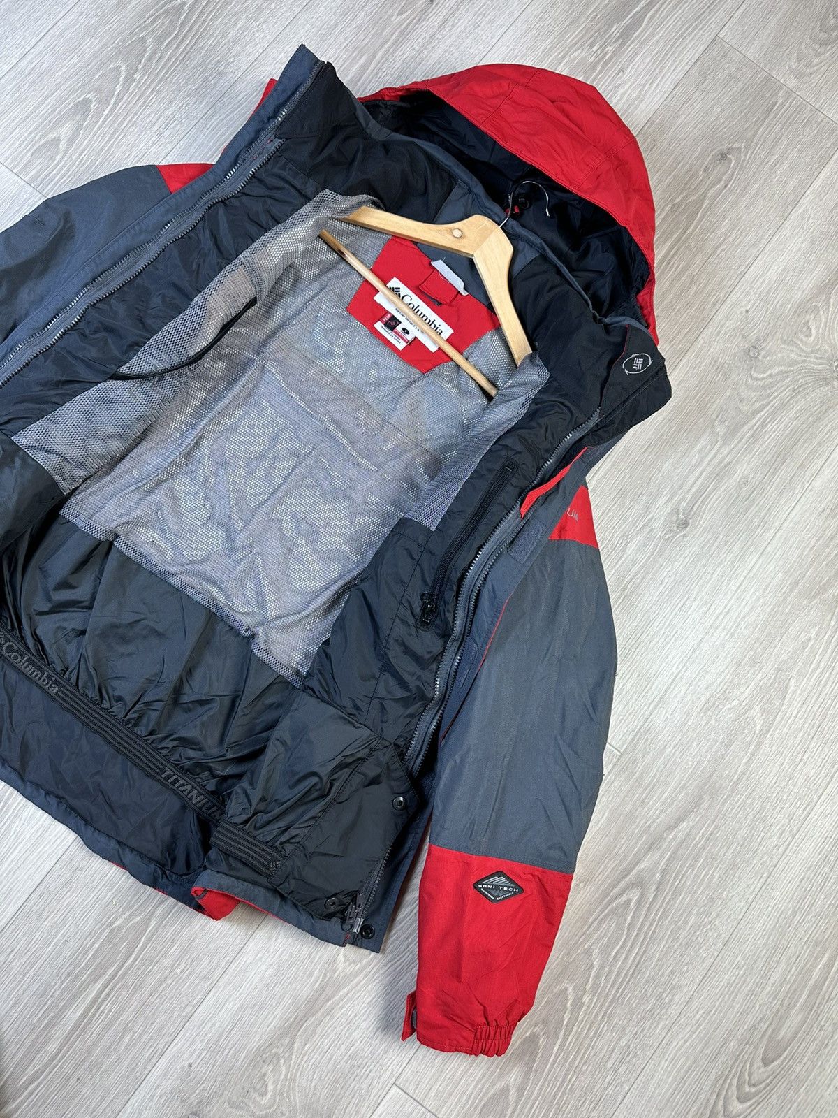 Columbia × Vintage Vintage Columbia Titanium Zipper Ups Rain Jacket Size US S / EU 44-46 / 1 - 7 Thumbnail