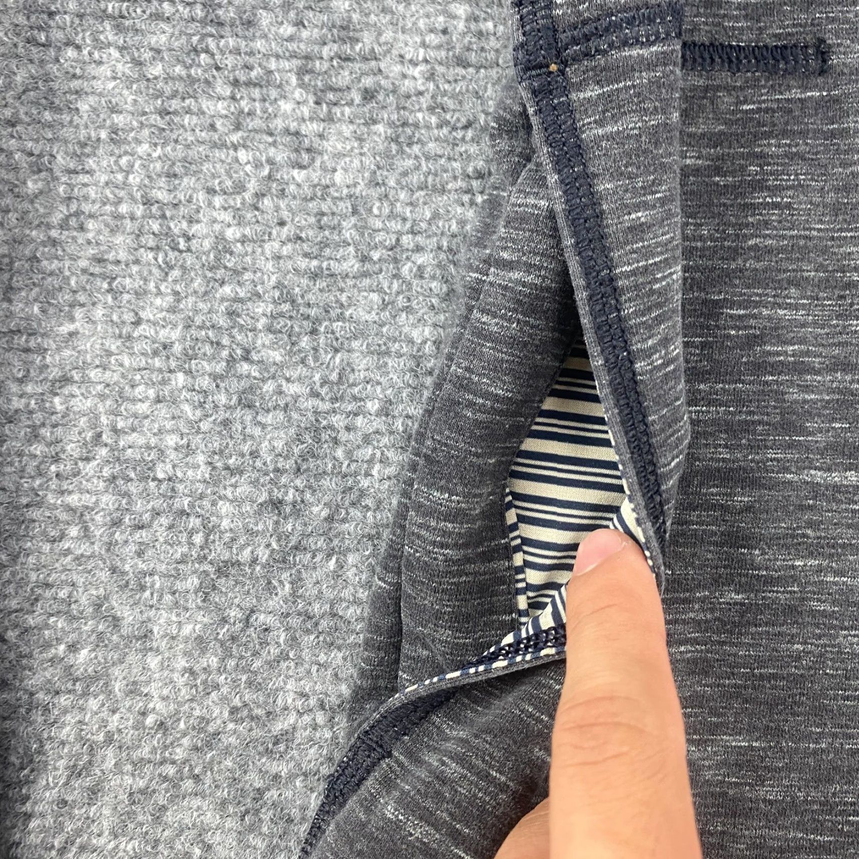 Lululemon Lululemon Sweater Women Small Gray Pullover Crew Long Sleeve Pockets Pleated Logo Knit Athletic Athleisure 90s Flair Womens Size S / US 4 / IT 40 - 2 Thumbnail