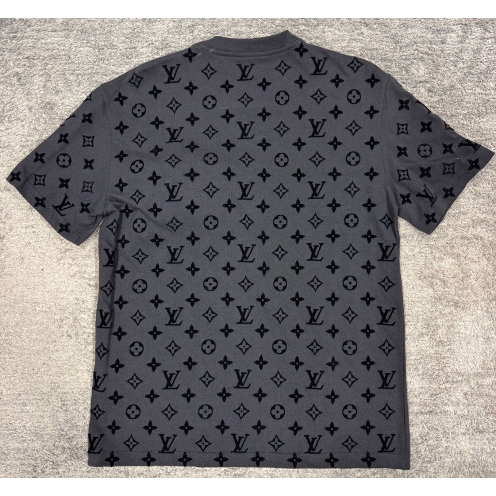 Louis Vuitton Louis Vuitton SS20 Velvet Monogram Black Logo Zip Pocket Size US M / EU 48-50 / 2 - 12 Thumbnail