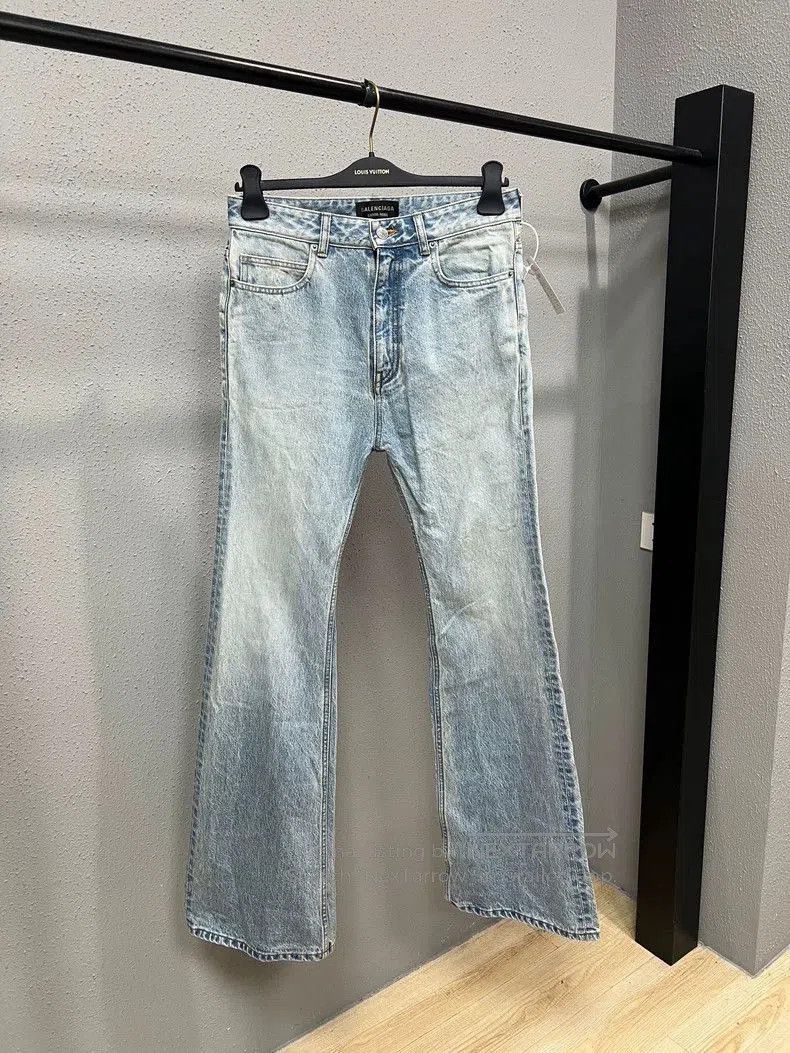 Balenciaga Balenciaga Washed Denim Flare Jeans. Size US 26 / EU 42 - 1 Thumbnail