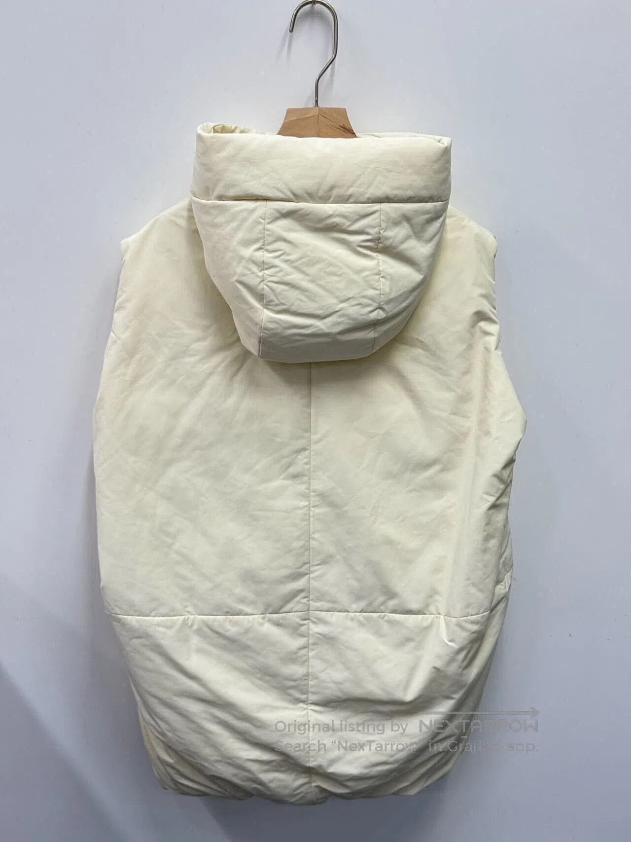 Jil Sander Jil Sander Hooded Down Vest in Beige. Size XS / US 0-2 / IT 36-38 - 3 Thumbnail