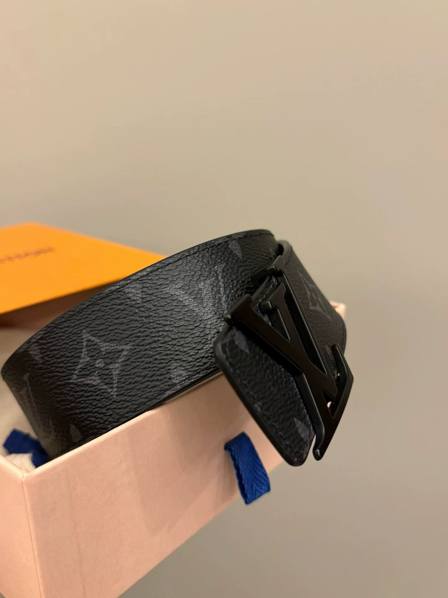 Louis Vuitton Louis Vuitton monogram black leather belt Size ONE SIZE - 3 Thumbnail