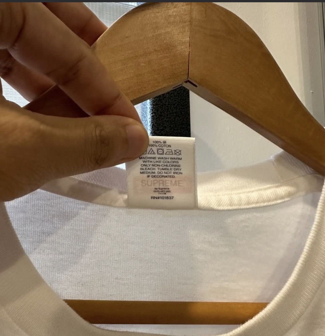 Supreme Supreme box Size US M / EU 48-50 / 2 - 3 Thumbnail