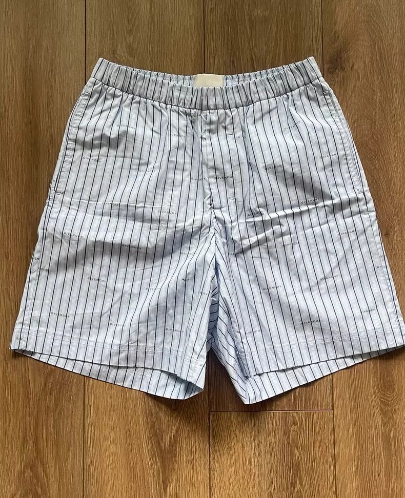 Givenchy Givenchy Blue Striped Casual Shorts-yf Size US 34 / EU 50 - 1 Thumbnail