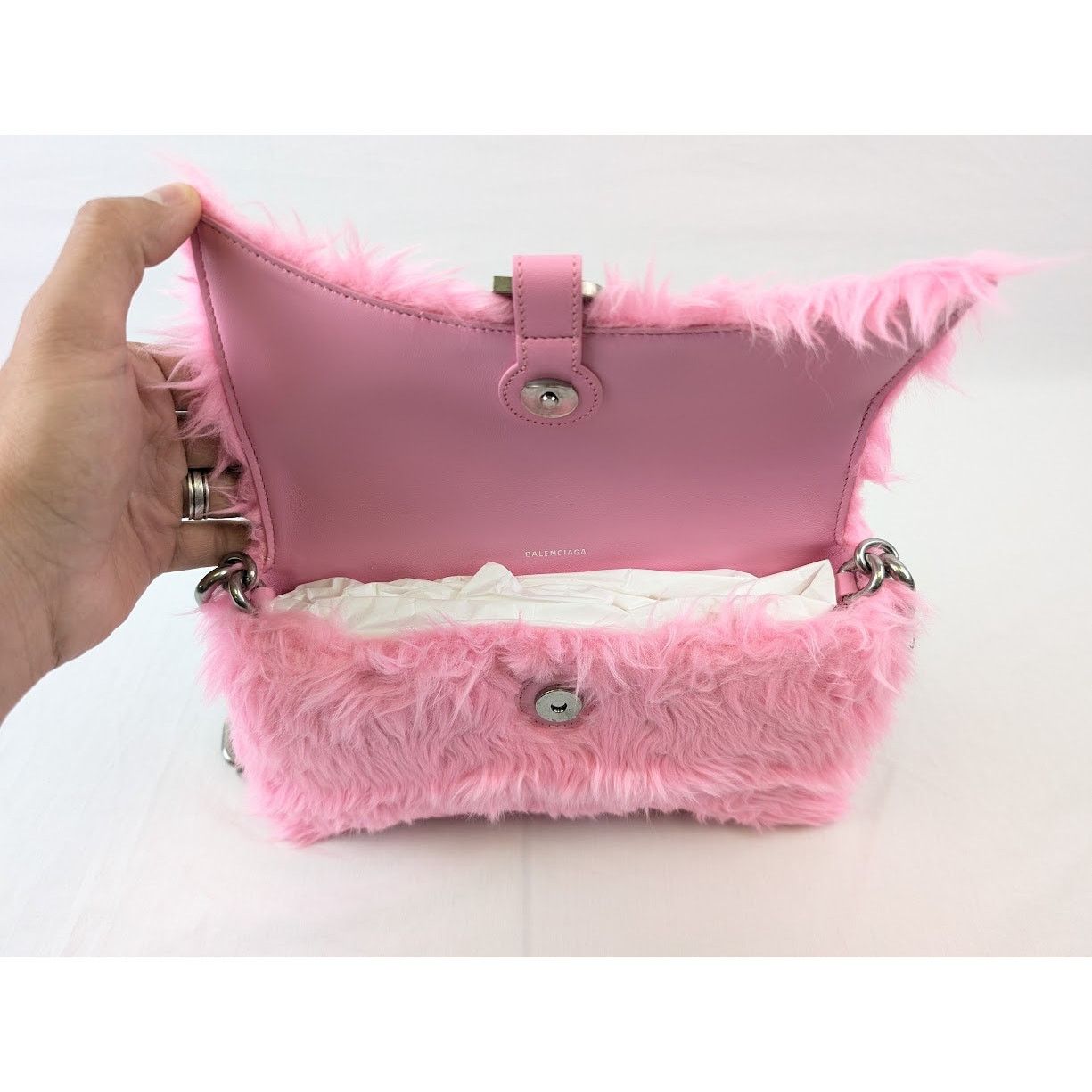 Balenciaga o1rshd1 Size: OS / Fake Fur Shoulder Bag in Pink Size ONE SIZE - 19 Thumbnail