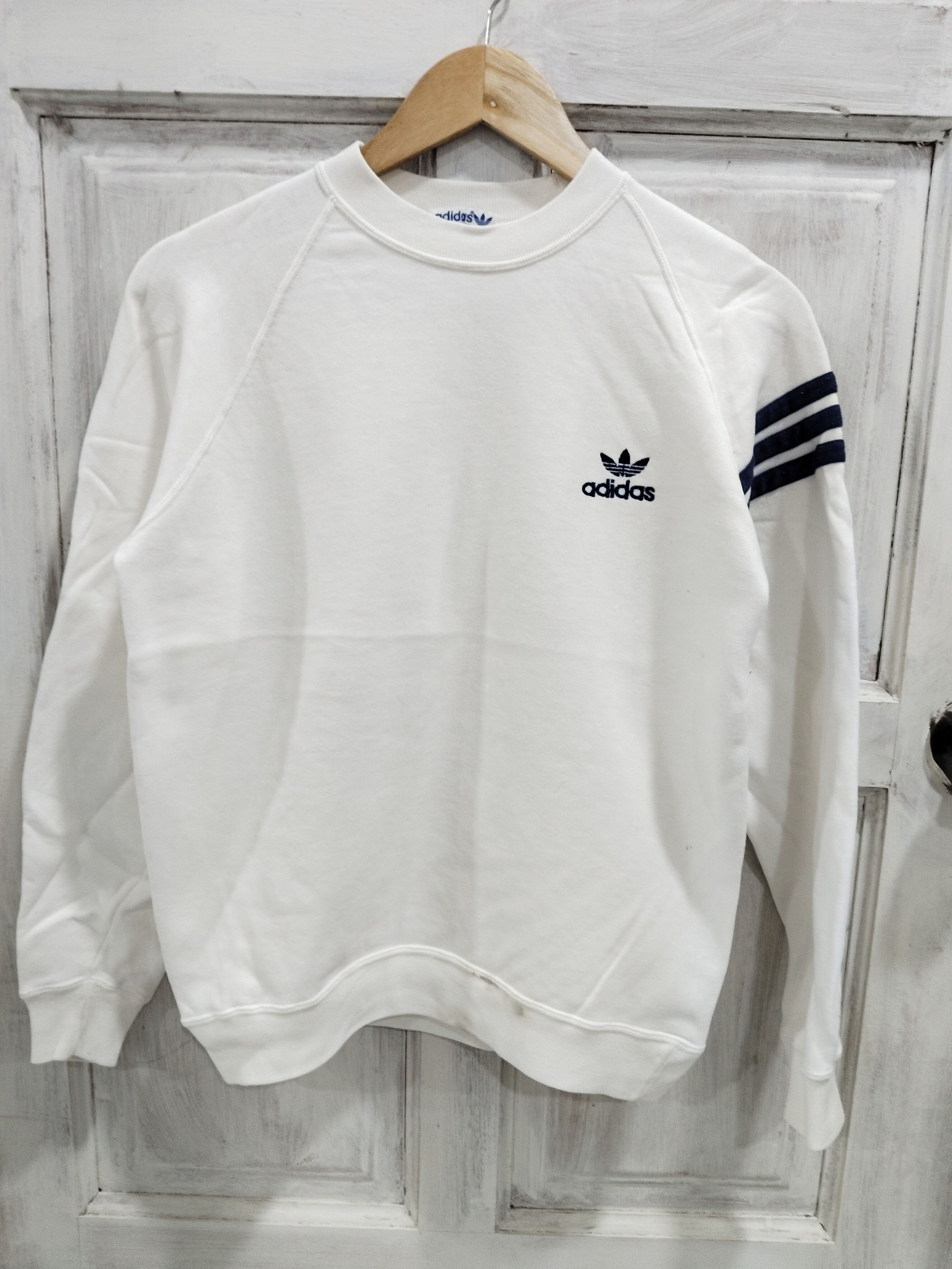 Adidas Vintage 90s Adidas Small Logo Sweatshirt Size US M / EU 48-50 / 2 - 1 Thumbnail