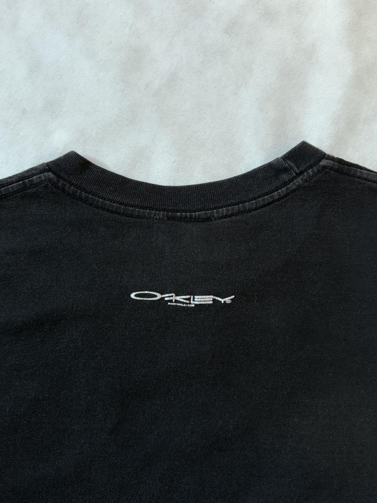 Oakley Oakley Surfing Board Vintage Faded T Shirt Genuine Software Size US L / EU 52-54 / 3 - 5 Thumbnail
